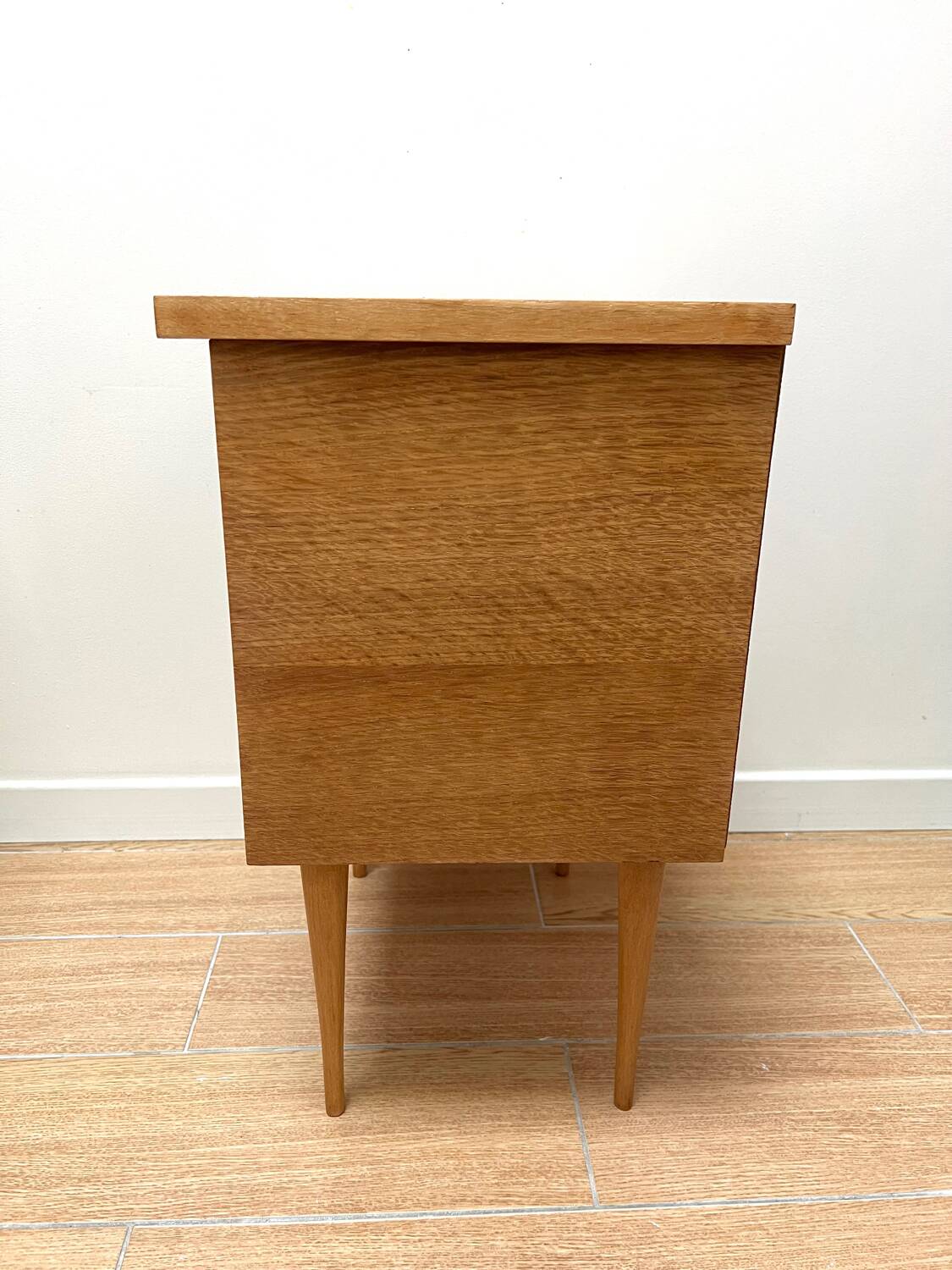 Vintage mizzle bedside table