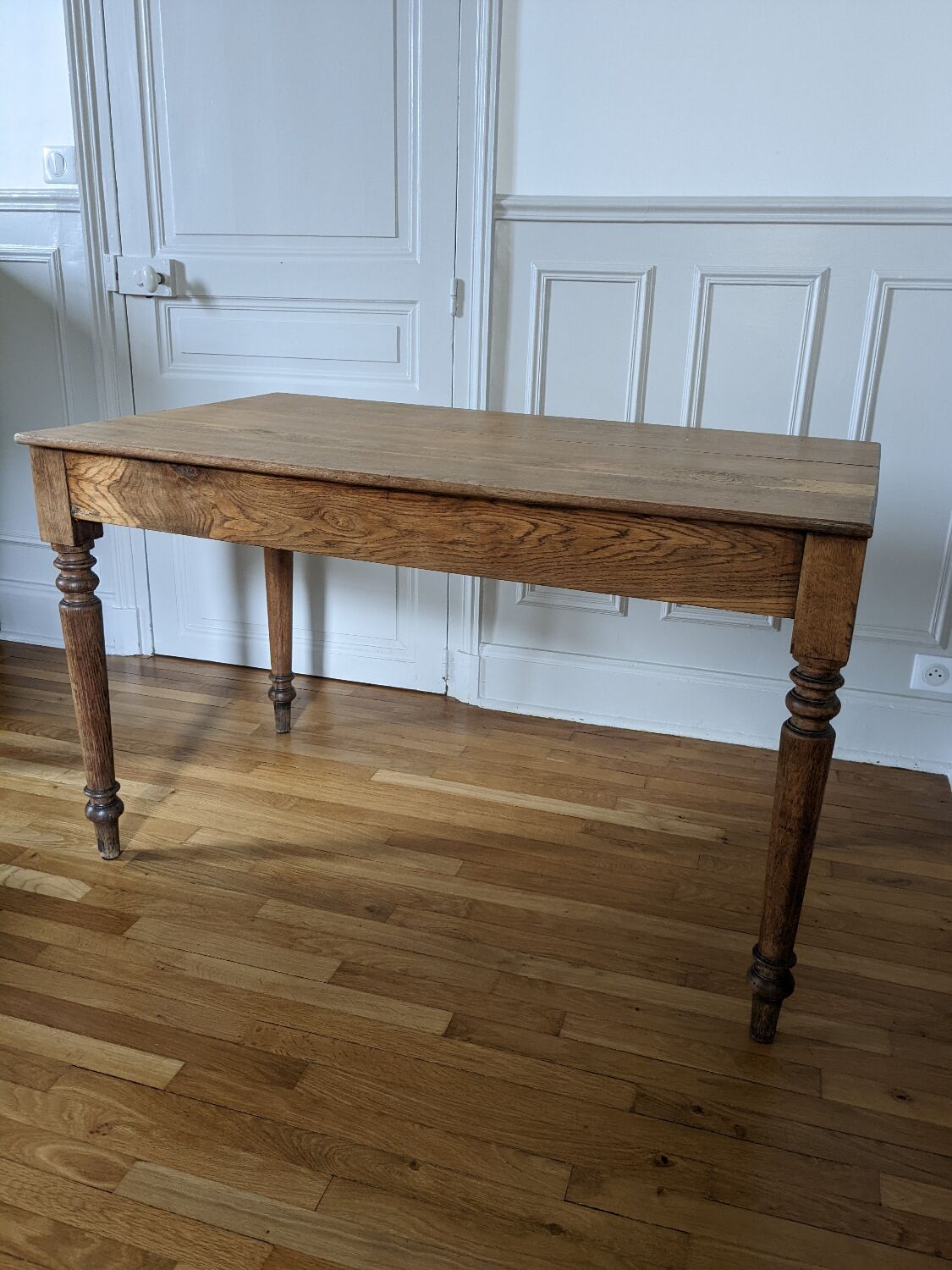 Farm table with turned legs