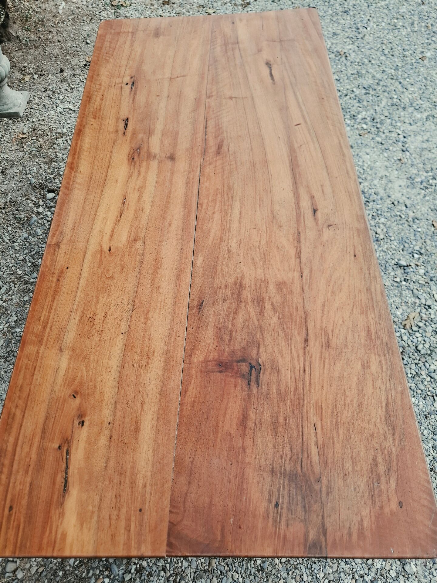 Farm table