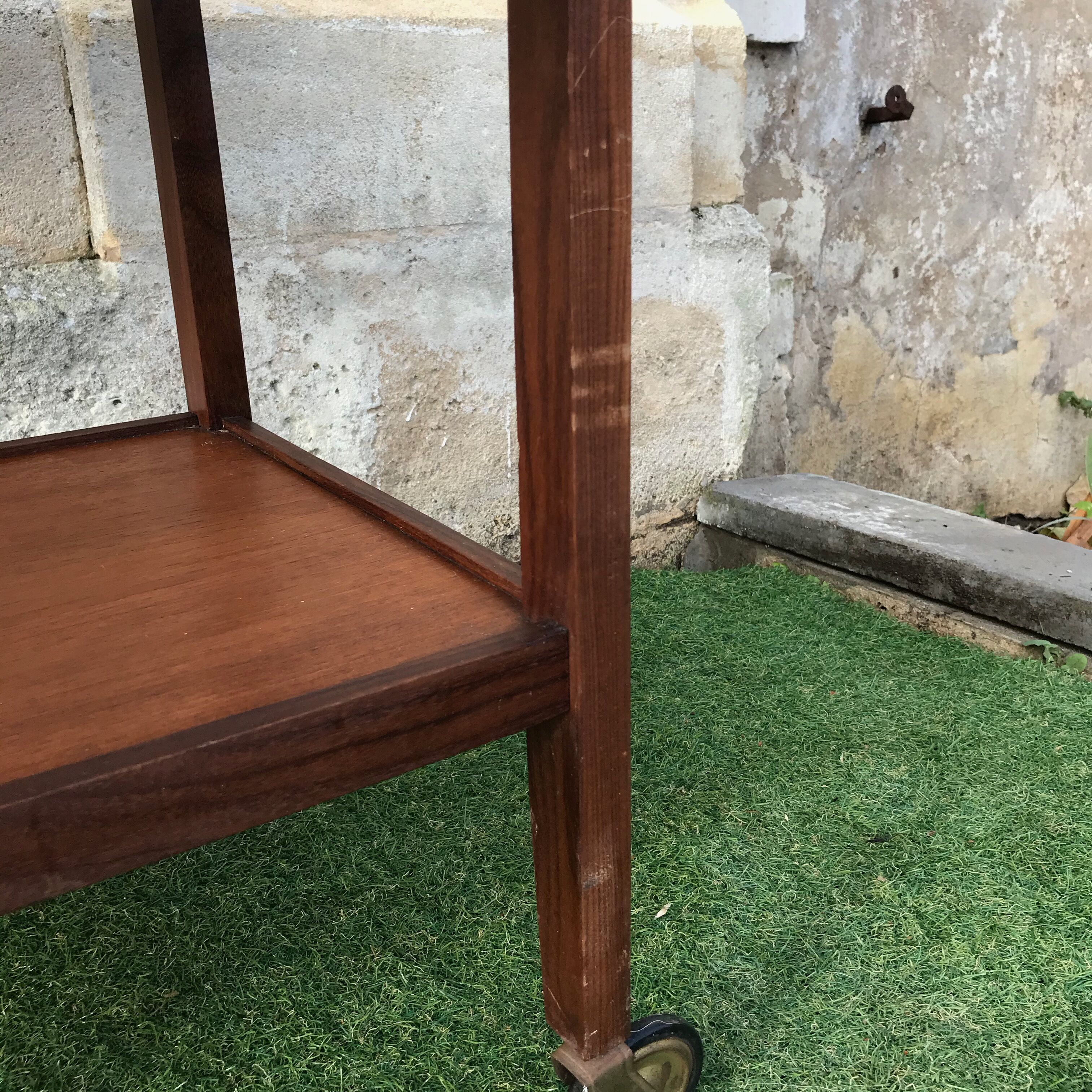 System-powered rolling service