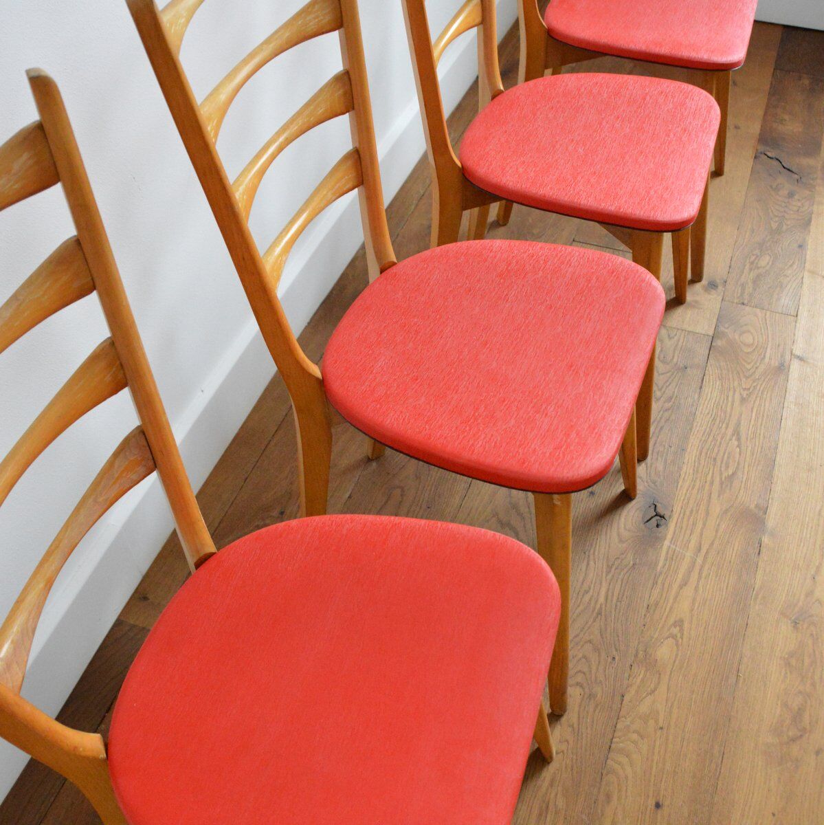 Suite de 4 chaises vintage 1960s