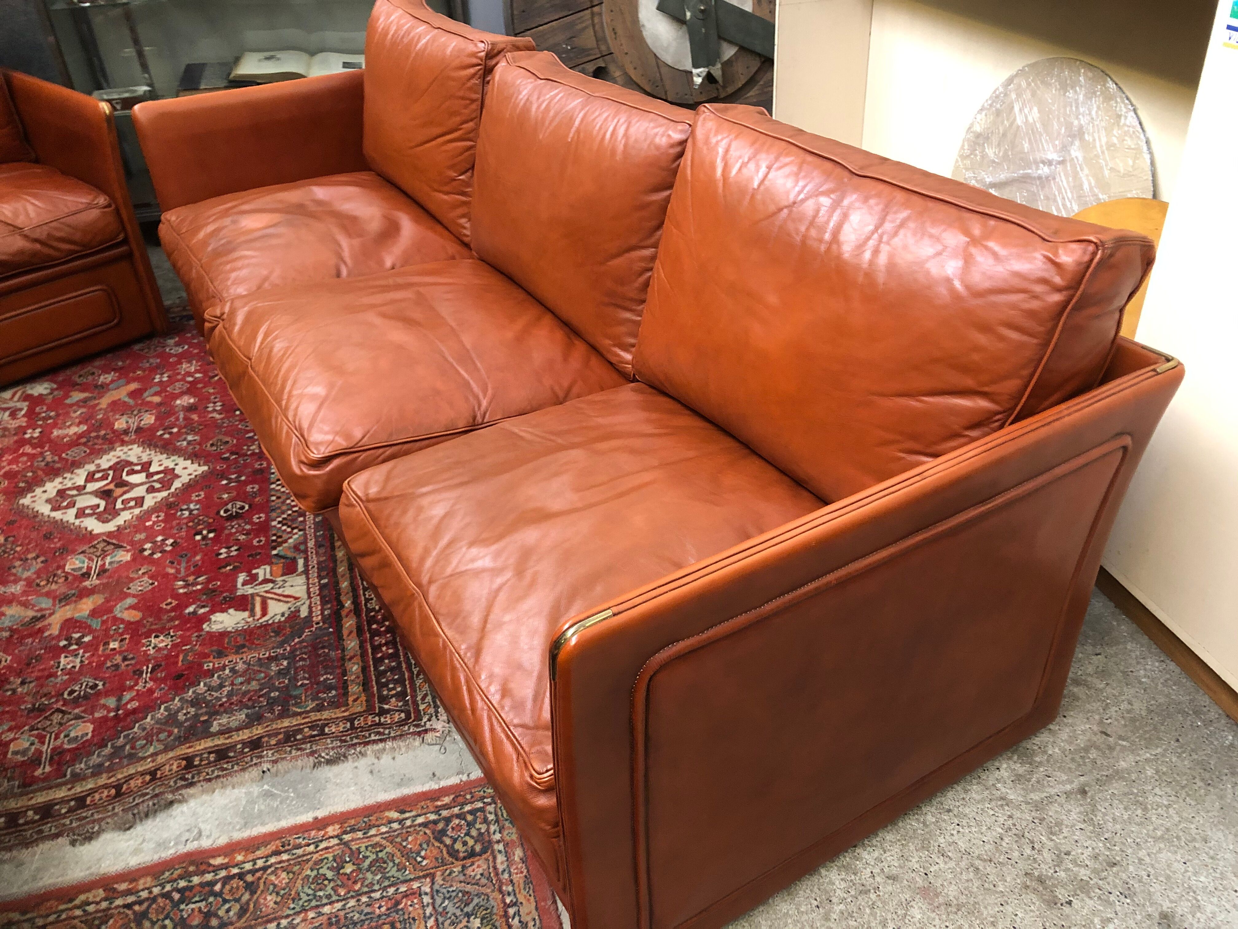 3-piece classic English leather lounge
