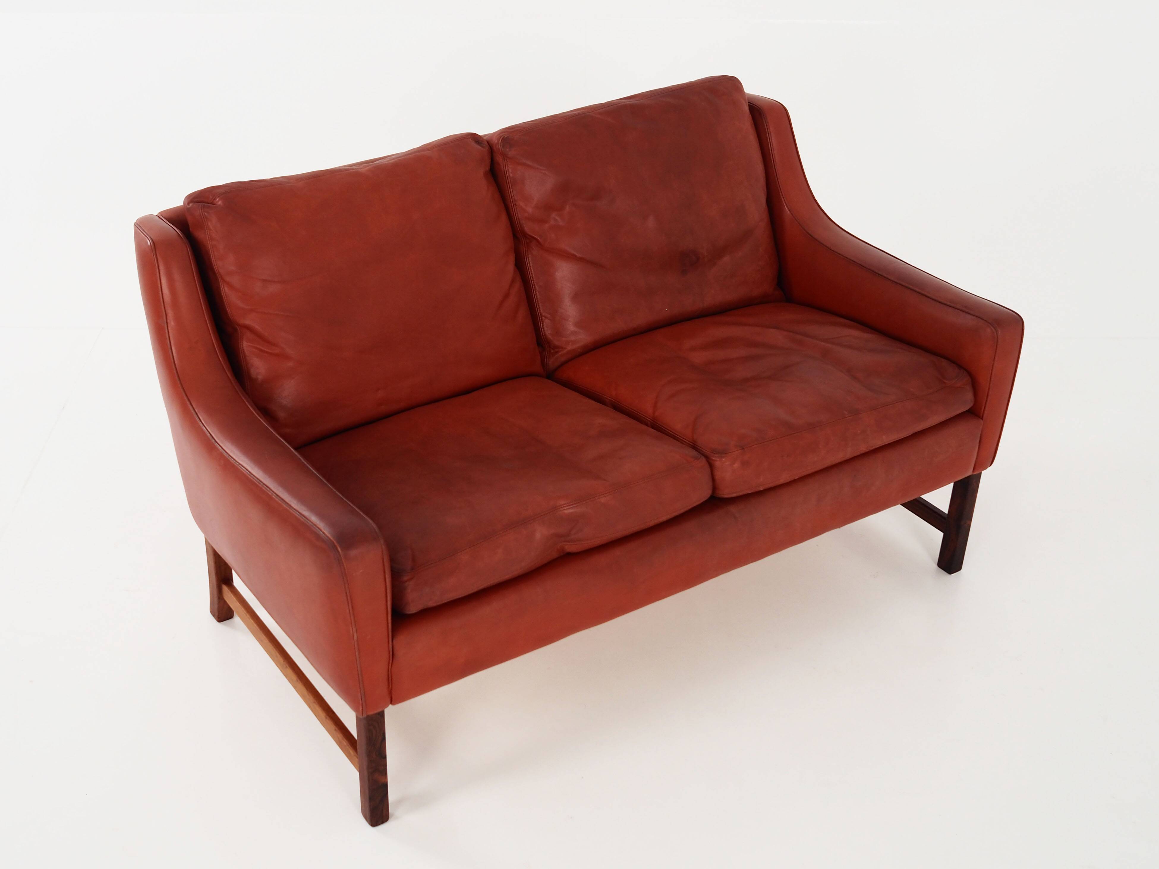 Red leather sofa, Scandinavian design, 1960s, designer: Fredrik Kayser, production: Vatne Møbler