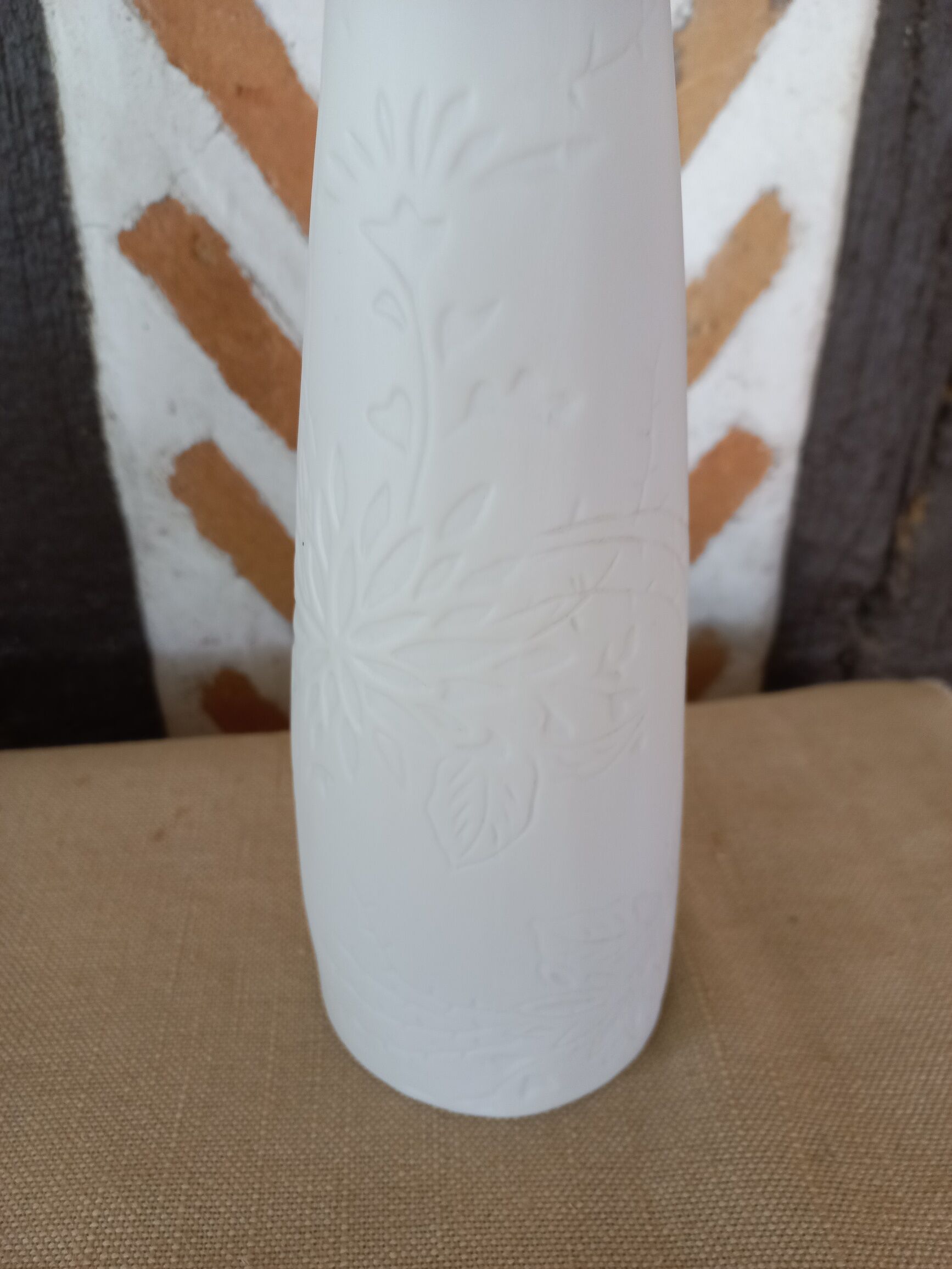 Sia porcelain biscuit vase