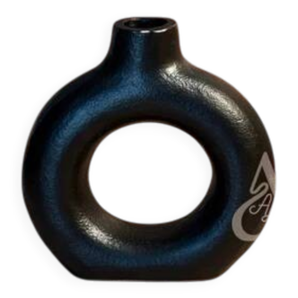 Matte textured black Tafoukt vase