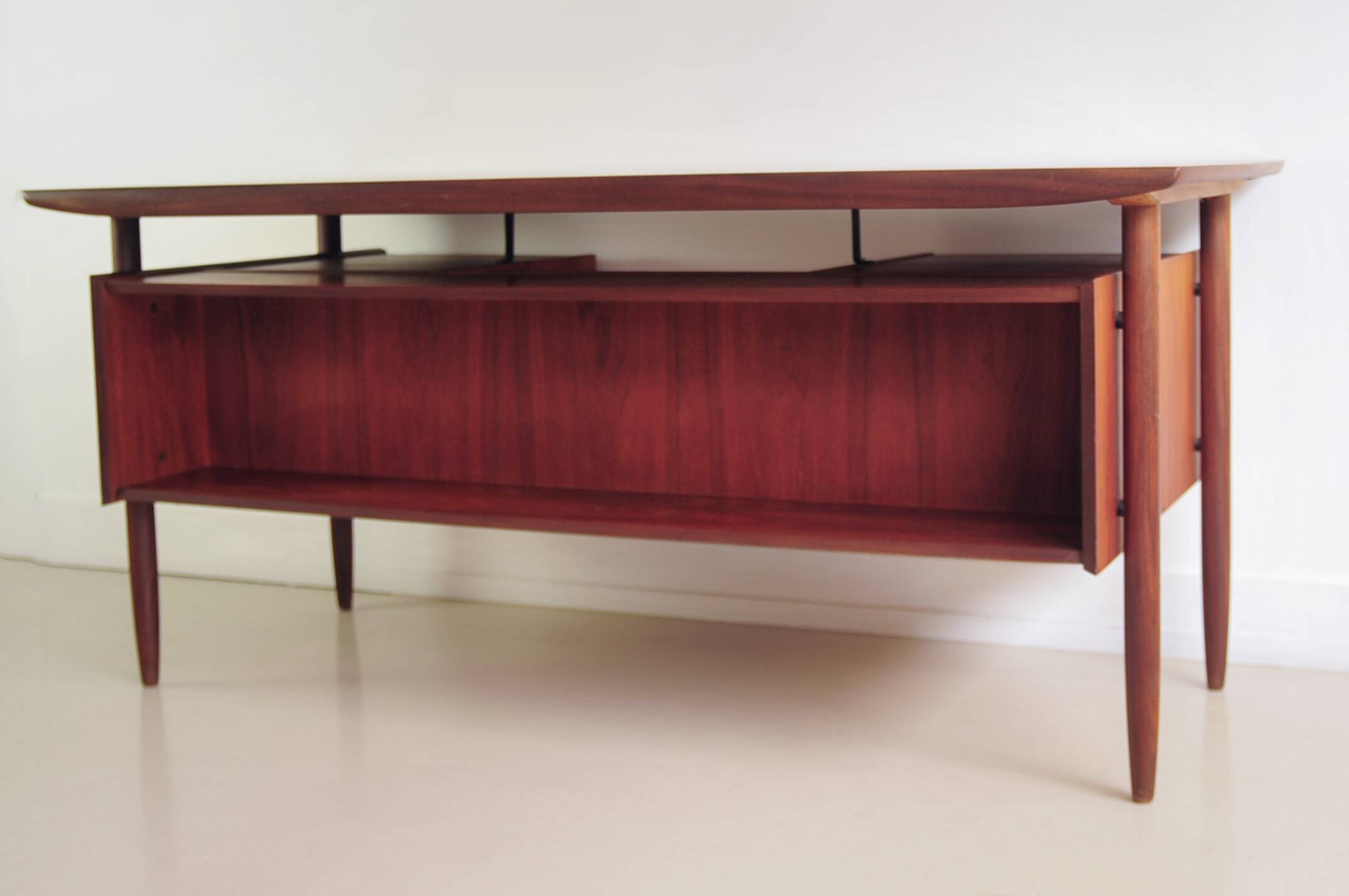 Vintage Tijsseling desk for Hulmefa