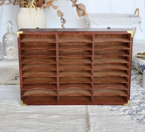 Étagère murale vintage type meuble de métier - Bois et métal doré