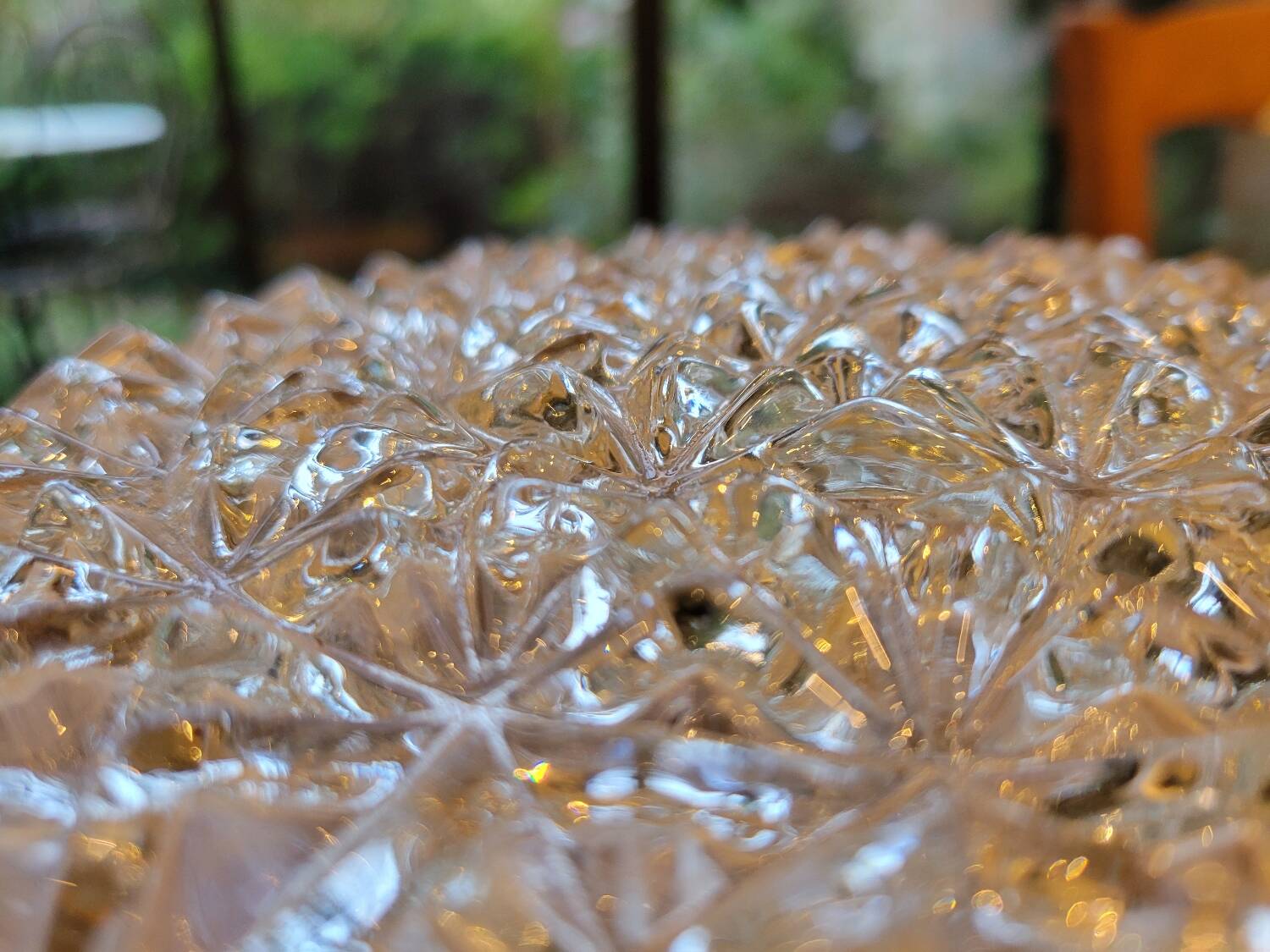 Diamond-pointed glass ceiling light