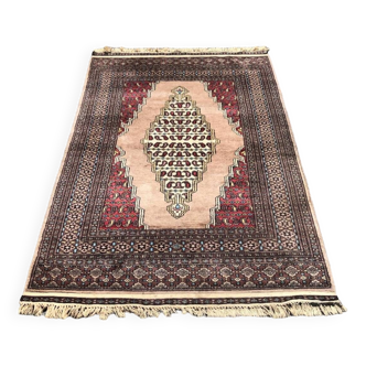 Handmade Pakistani rug