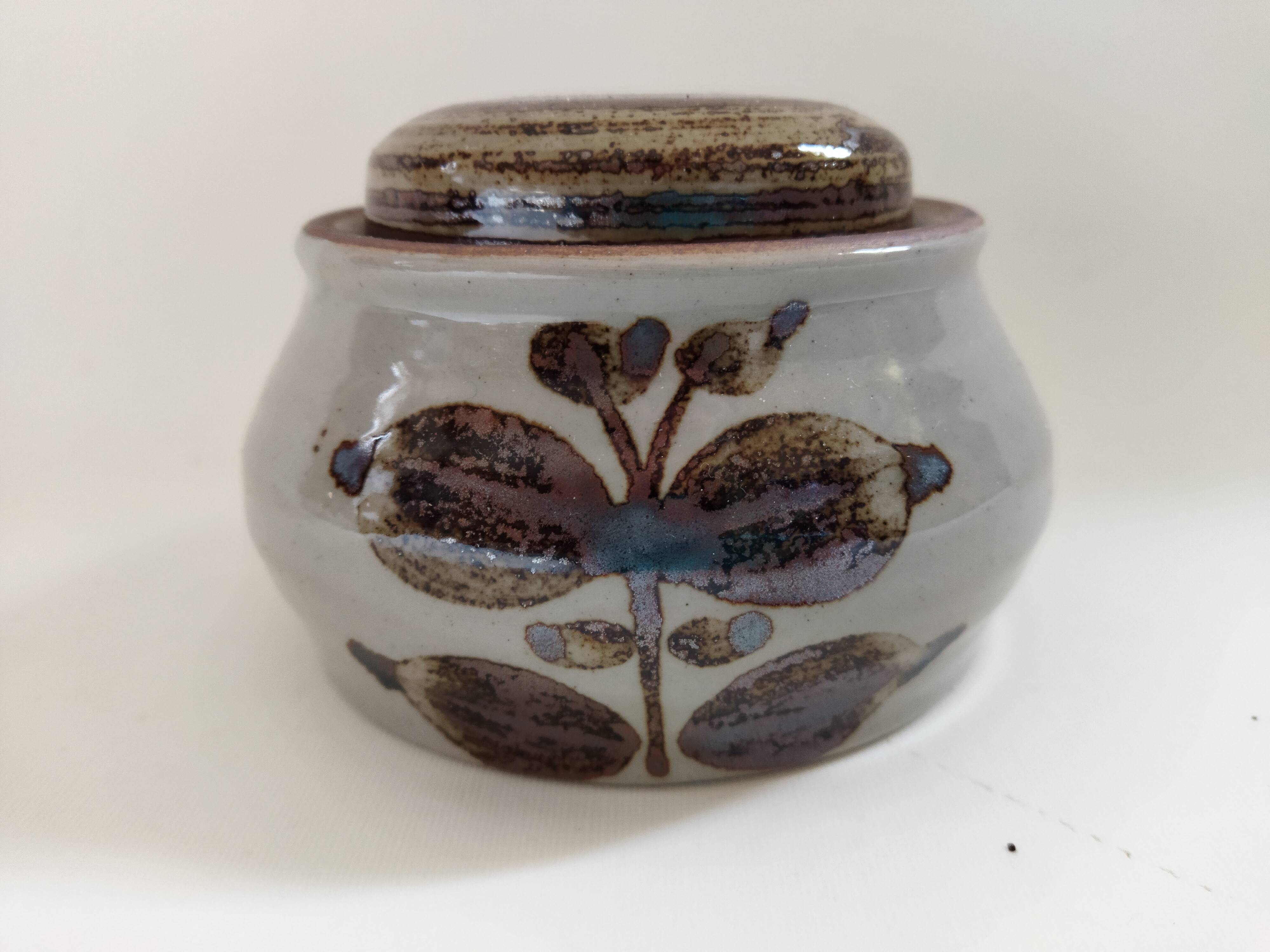 Arnon sandstone sugar bowl