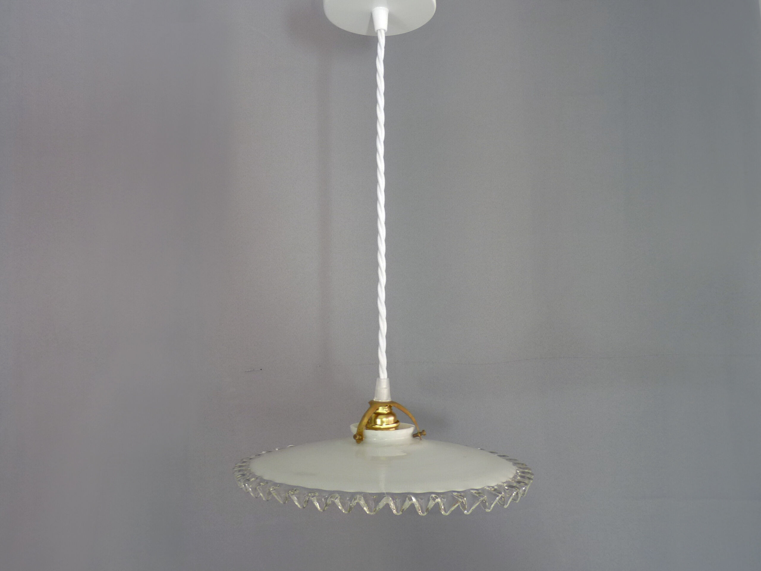 Flat white opaline hanging with transparent toothed collar