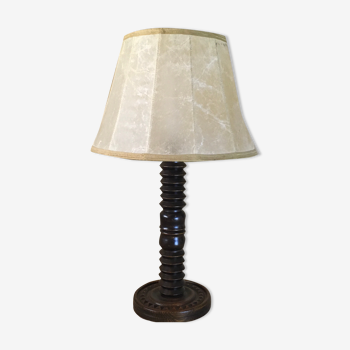 Lampe en bois tourné