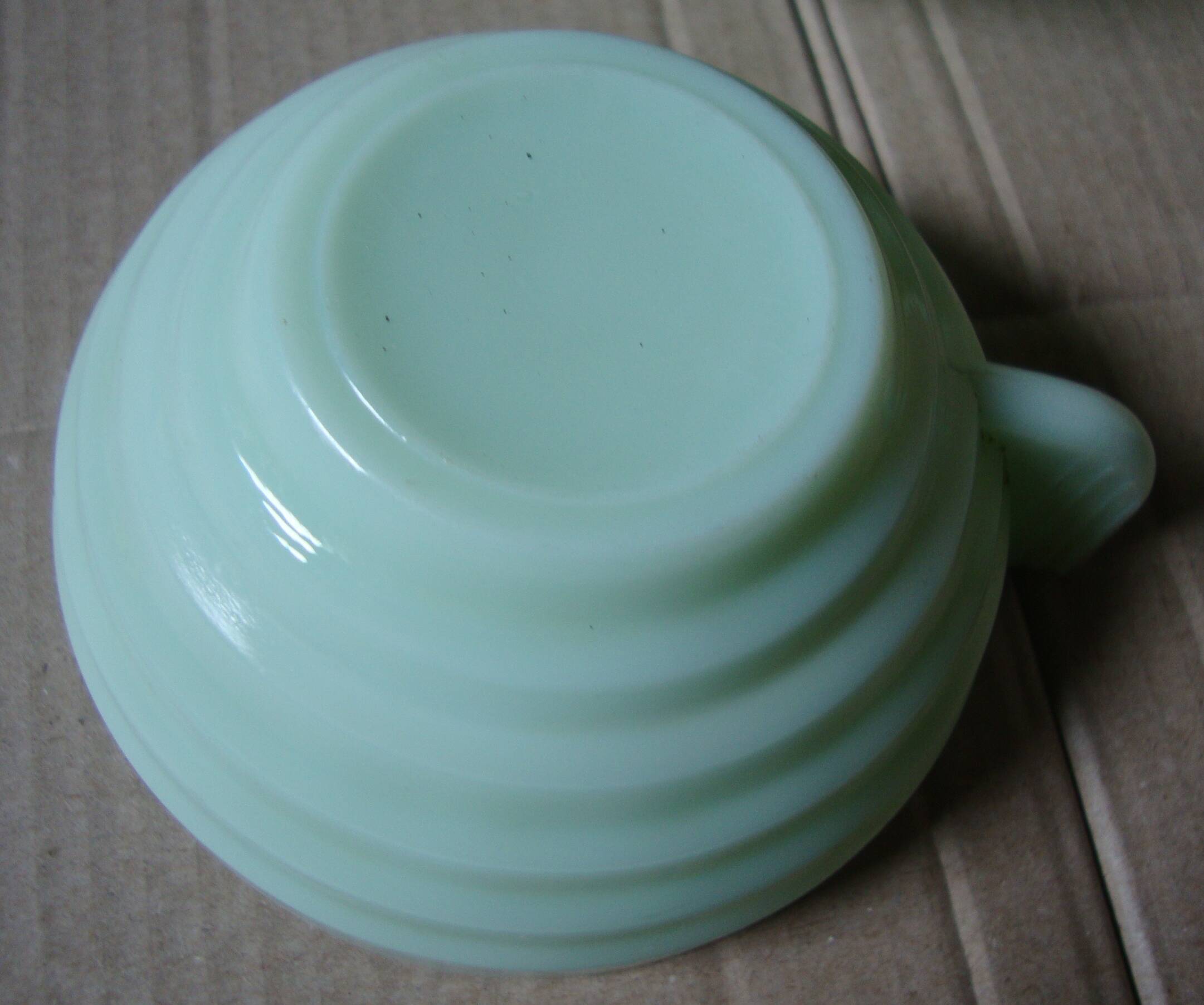 Set of 8 vintage cups in pale green opaline.