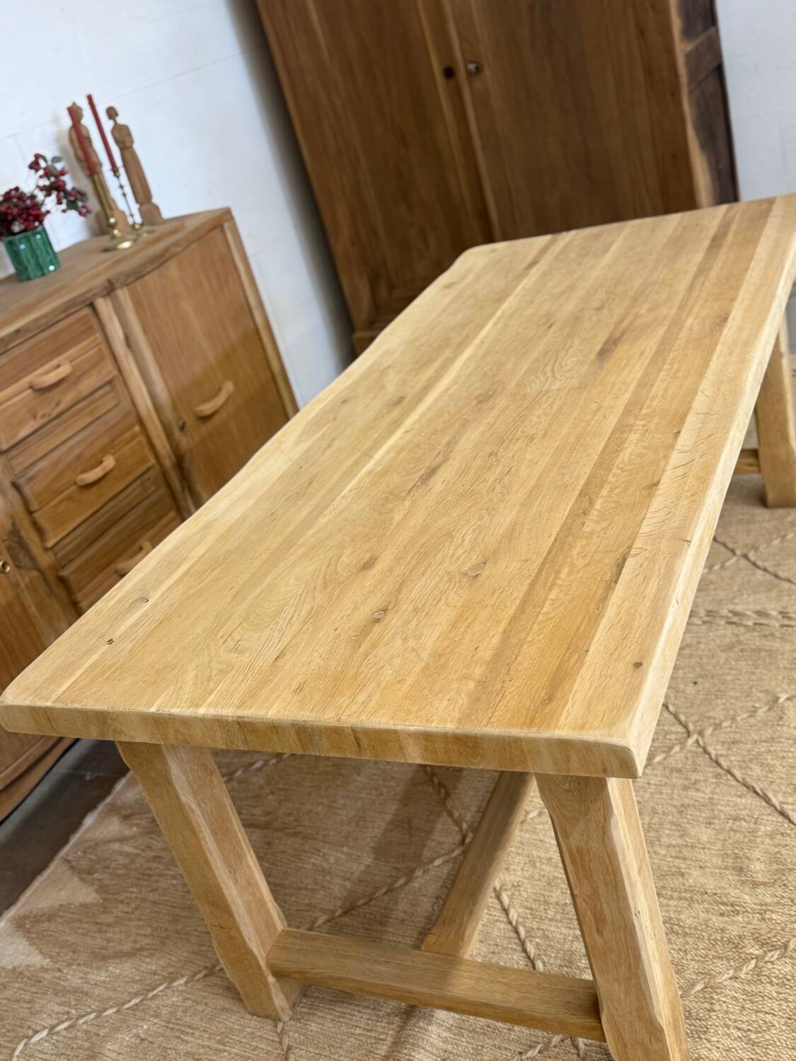 Farm table with extensions