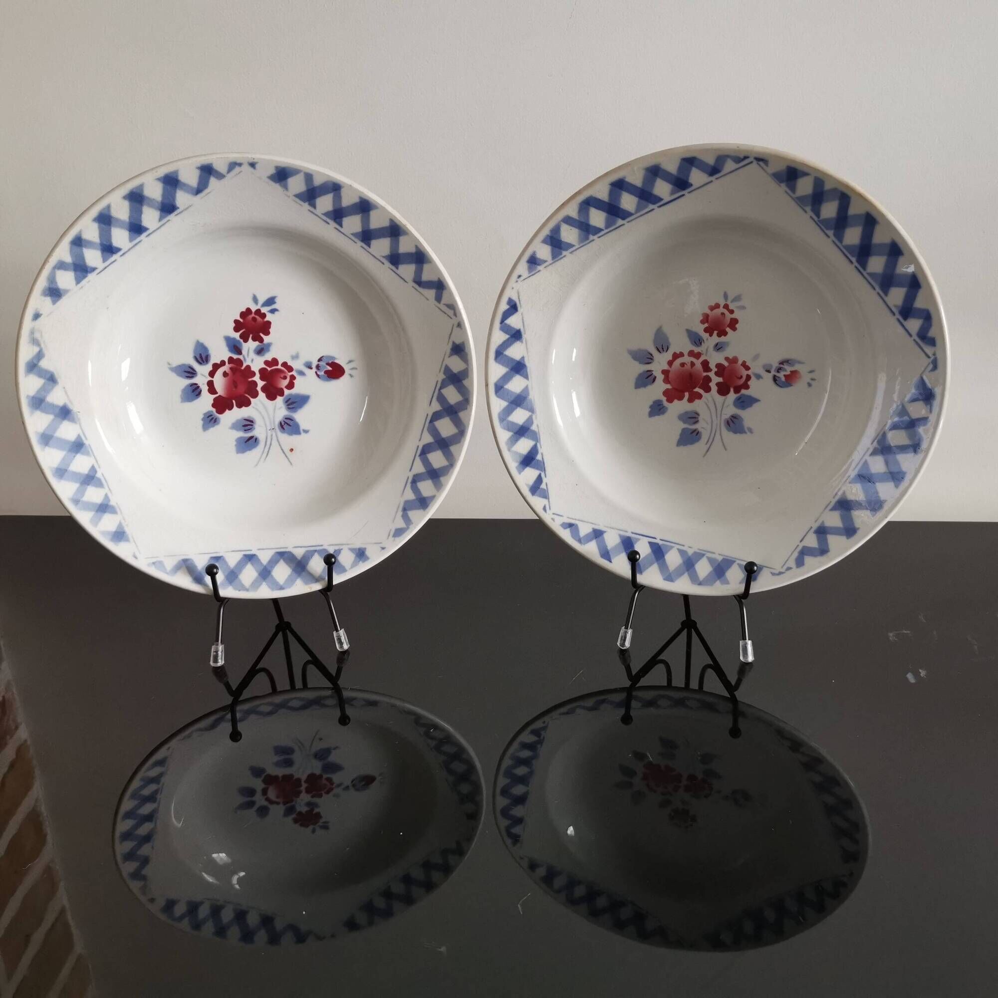 Set of 2 soup plates, Henri model, blue and red flowers Lunéville