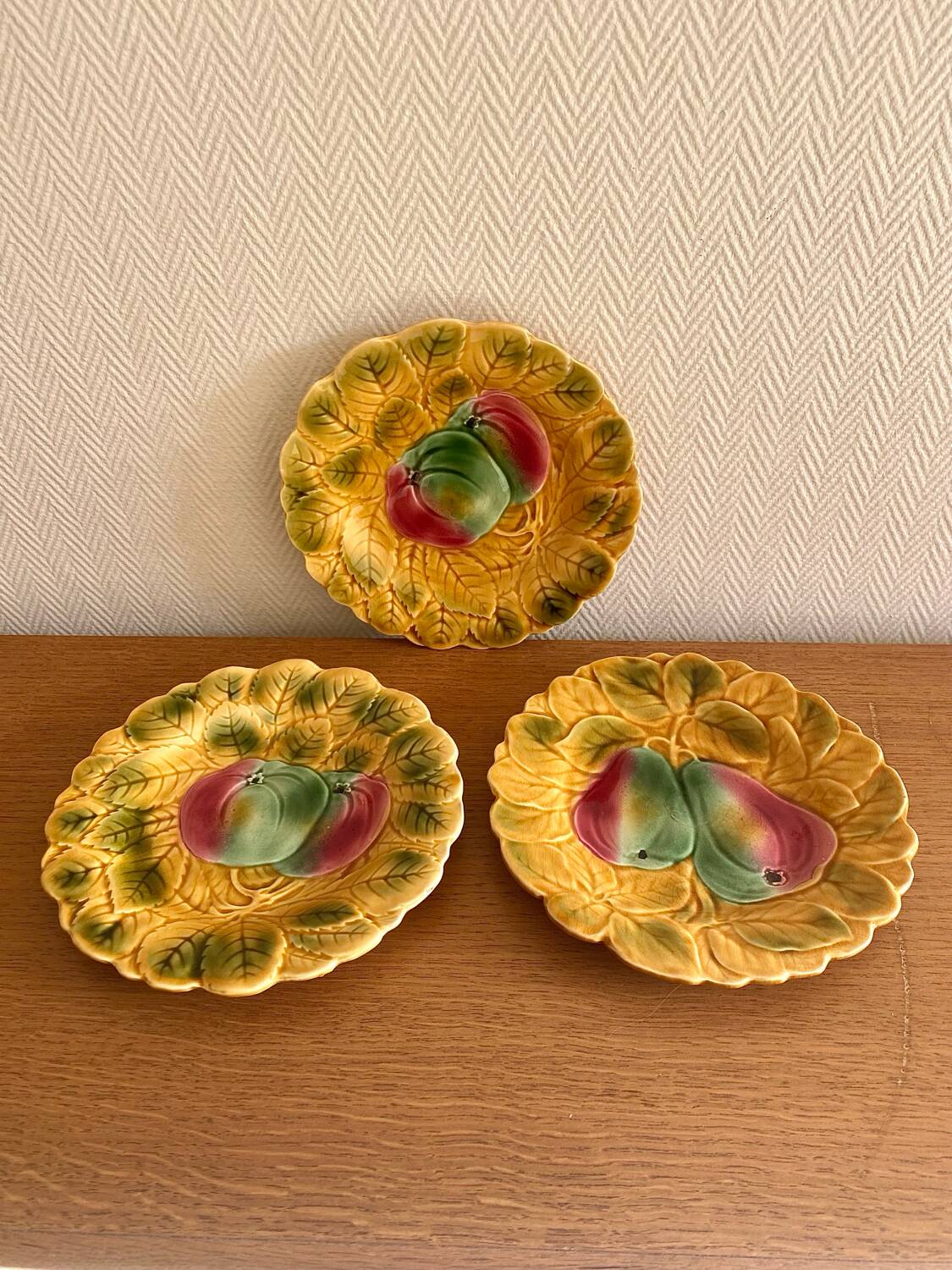 Antique set in Sarreguemines majolica from the 20th century.