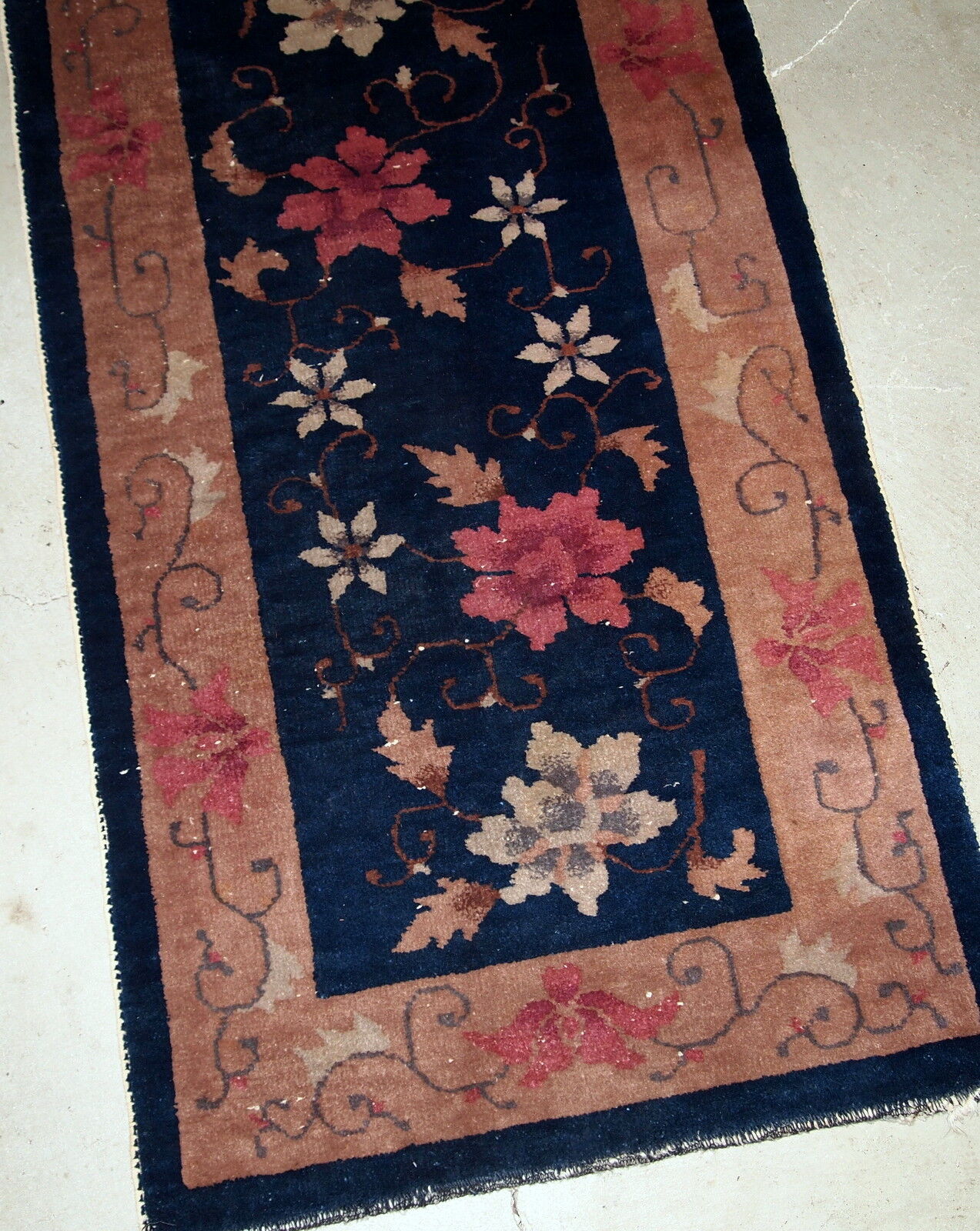 Chinese rug done hand 61x124cm