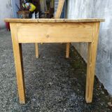 Farm table