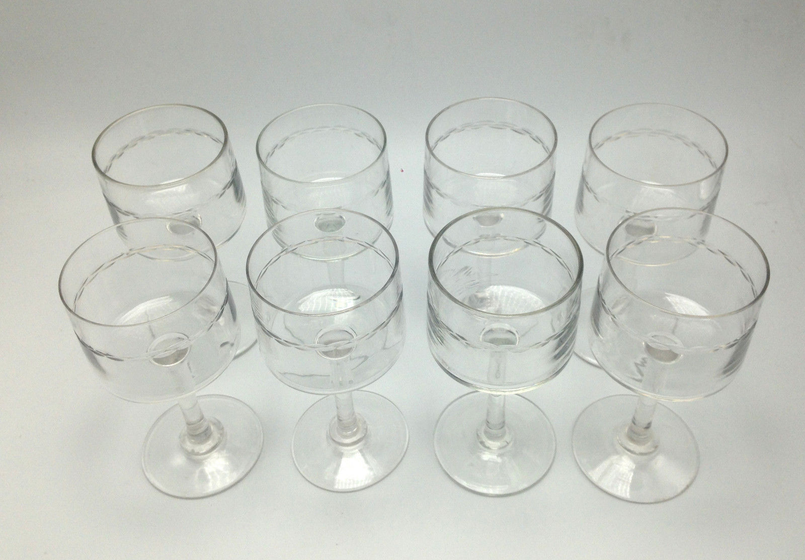 Lot of 8 glasses old feet