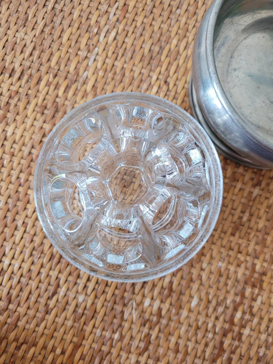 Reims glass flower vase with tin support