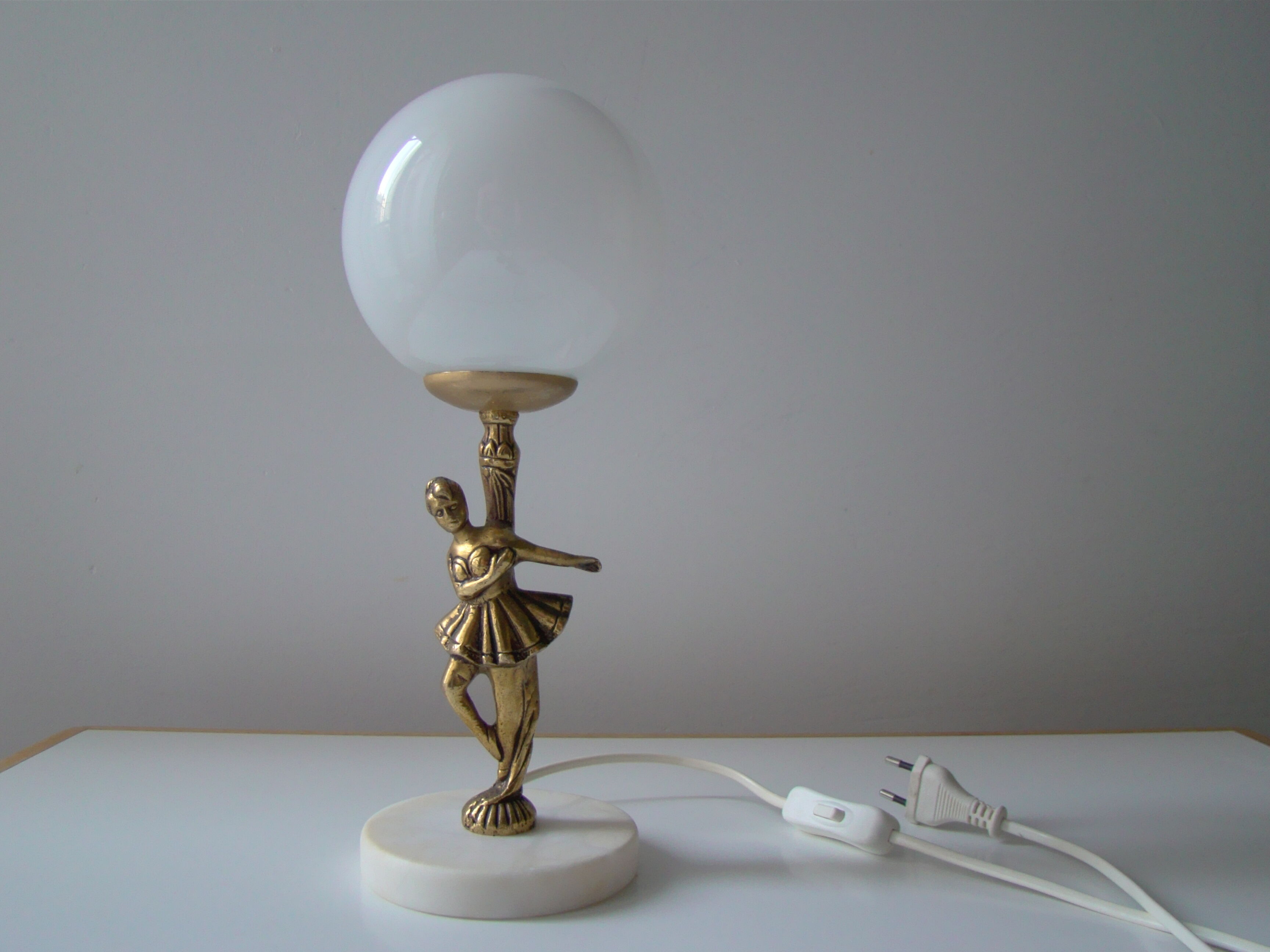 Charming vintage lamp dancer