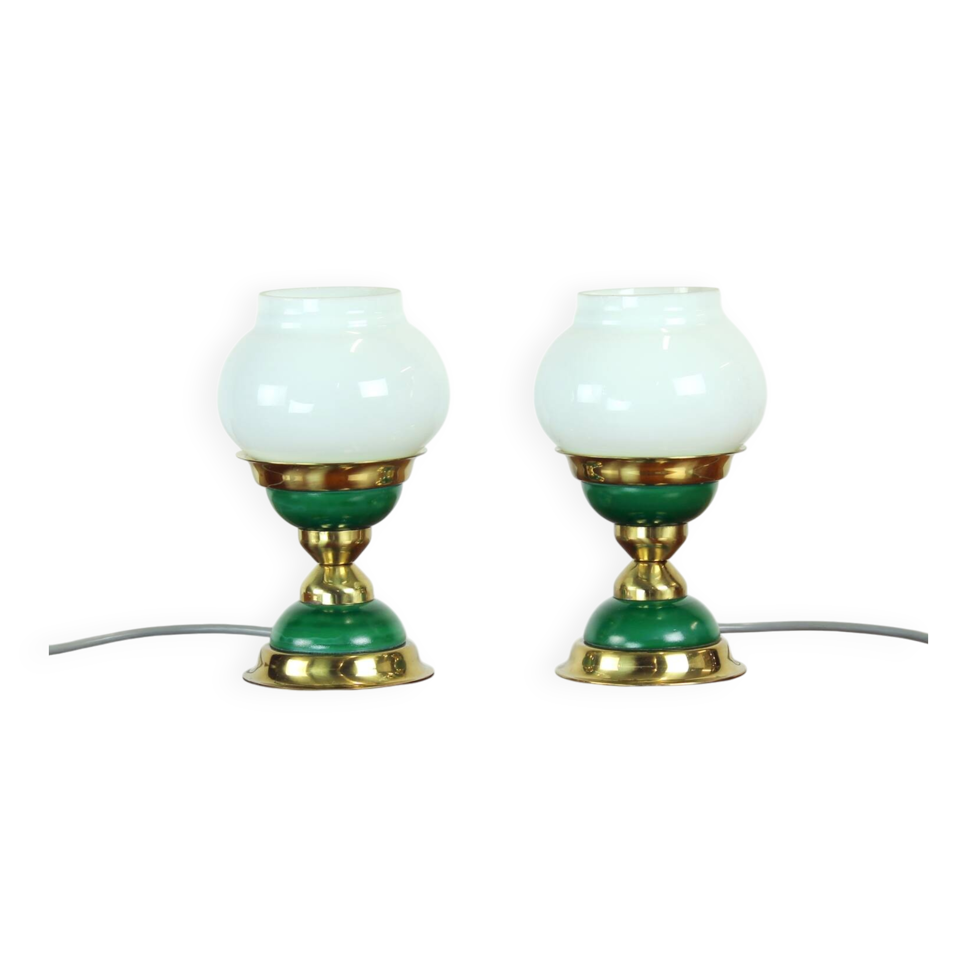 Suite de lampes de table en verre opalin et laiton, Tchécoslovaquie 1955