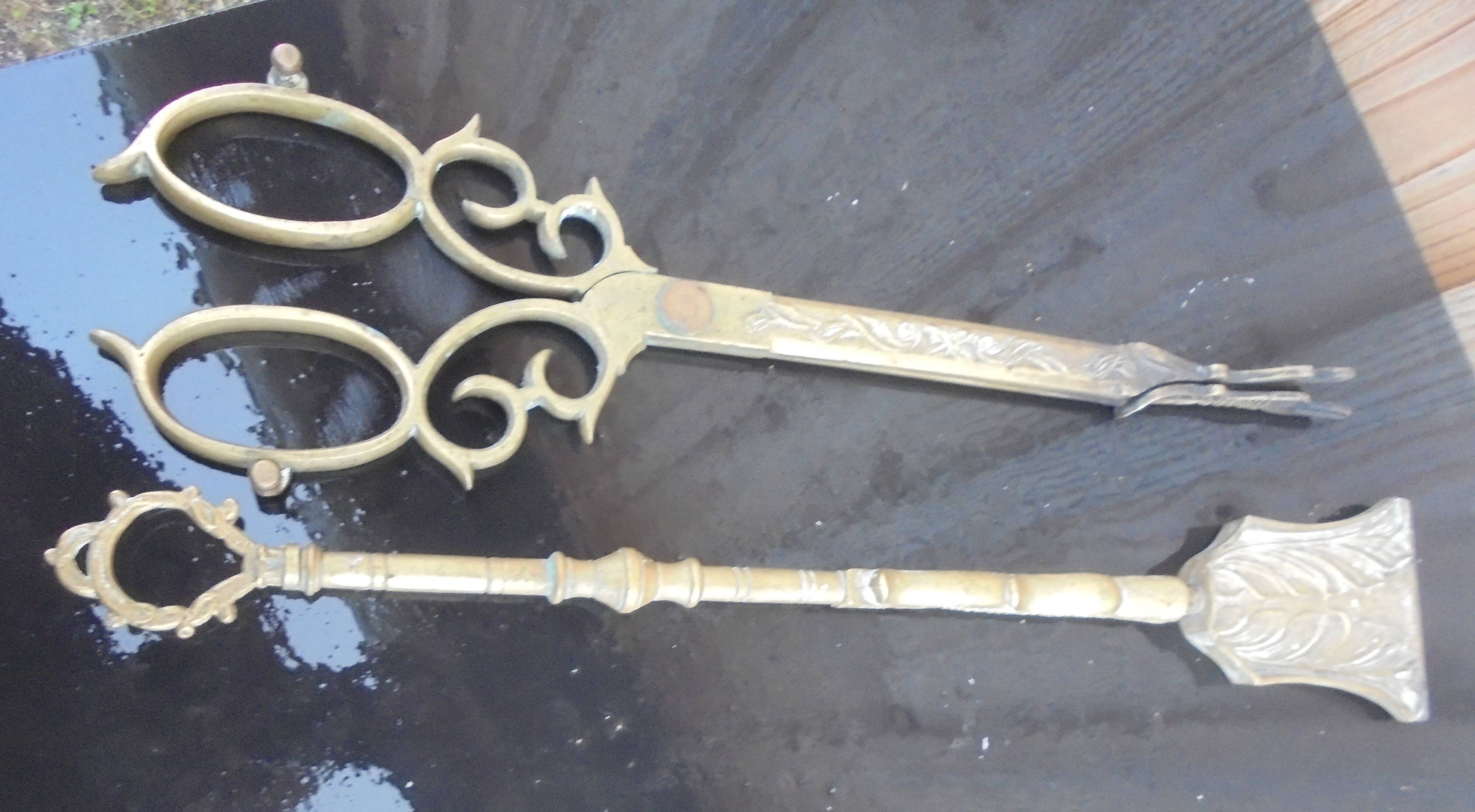 Zoomorphic bronze fireplace shovel and tongs