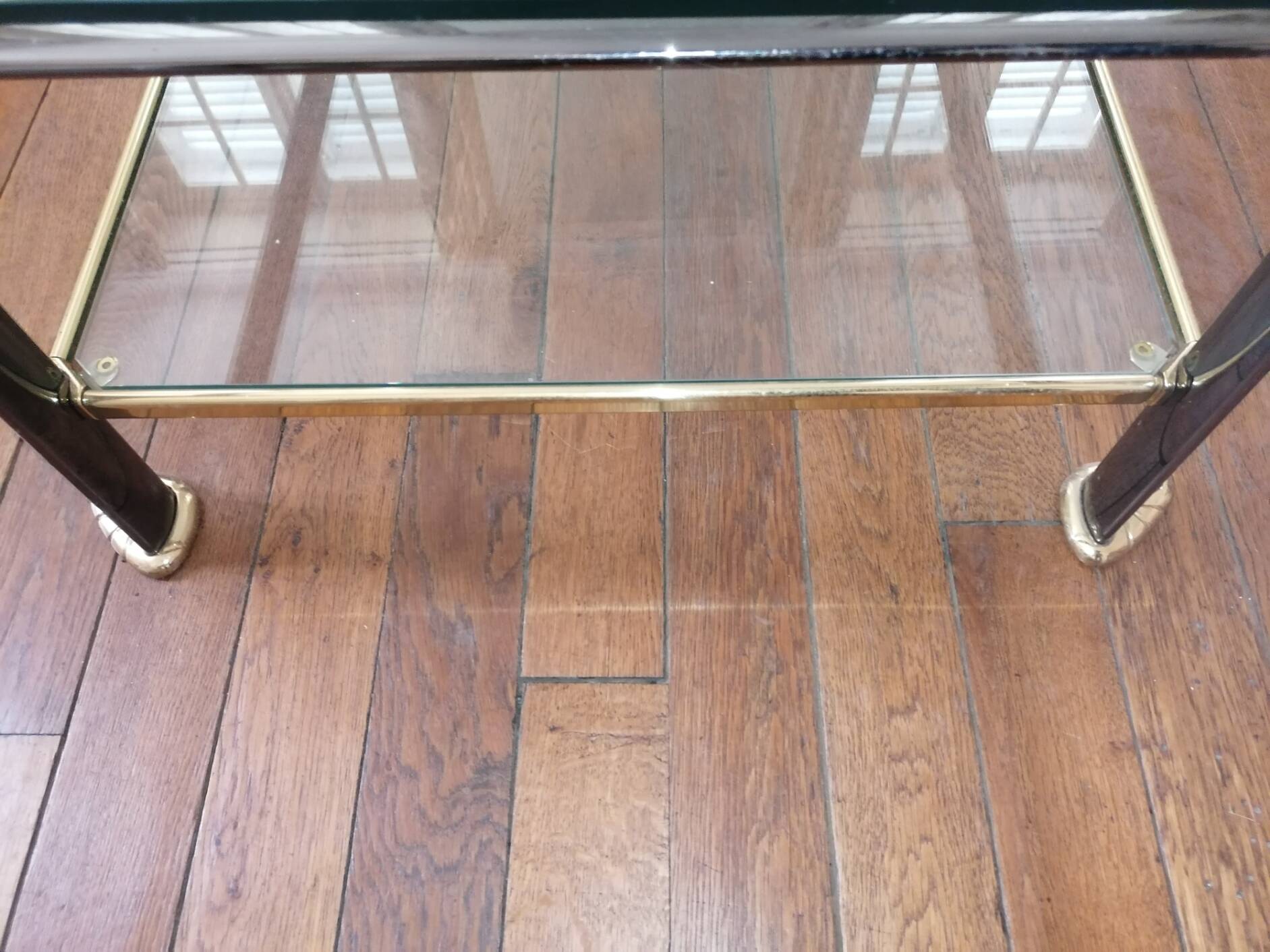 Table basse en métal, laiton et verre - Années 60-70.