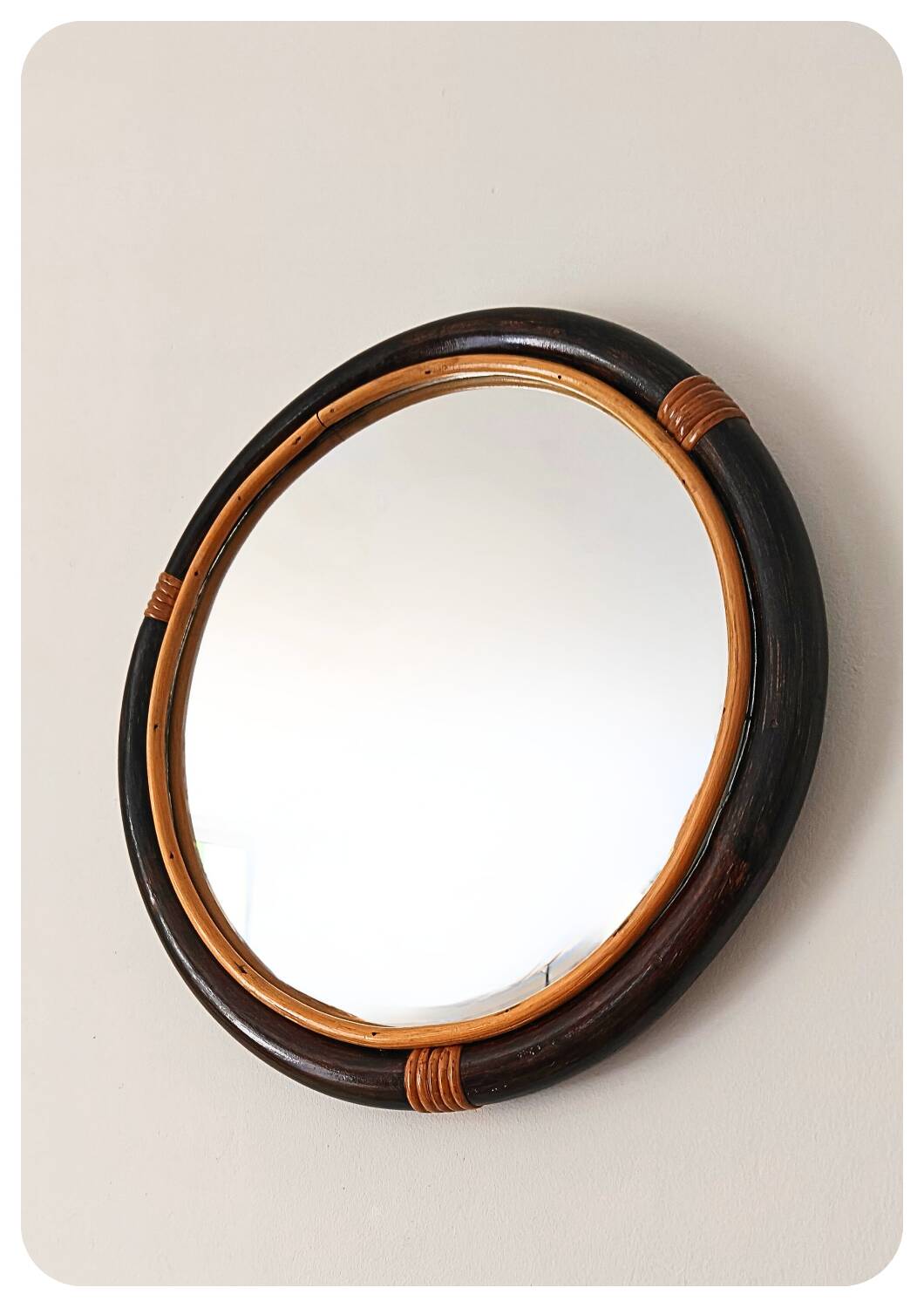 Miroir rond en bambou des années 1970