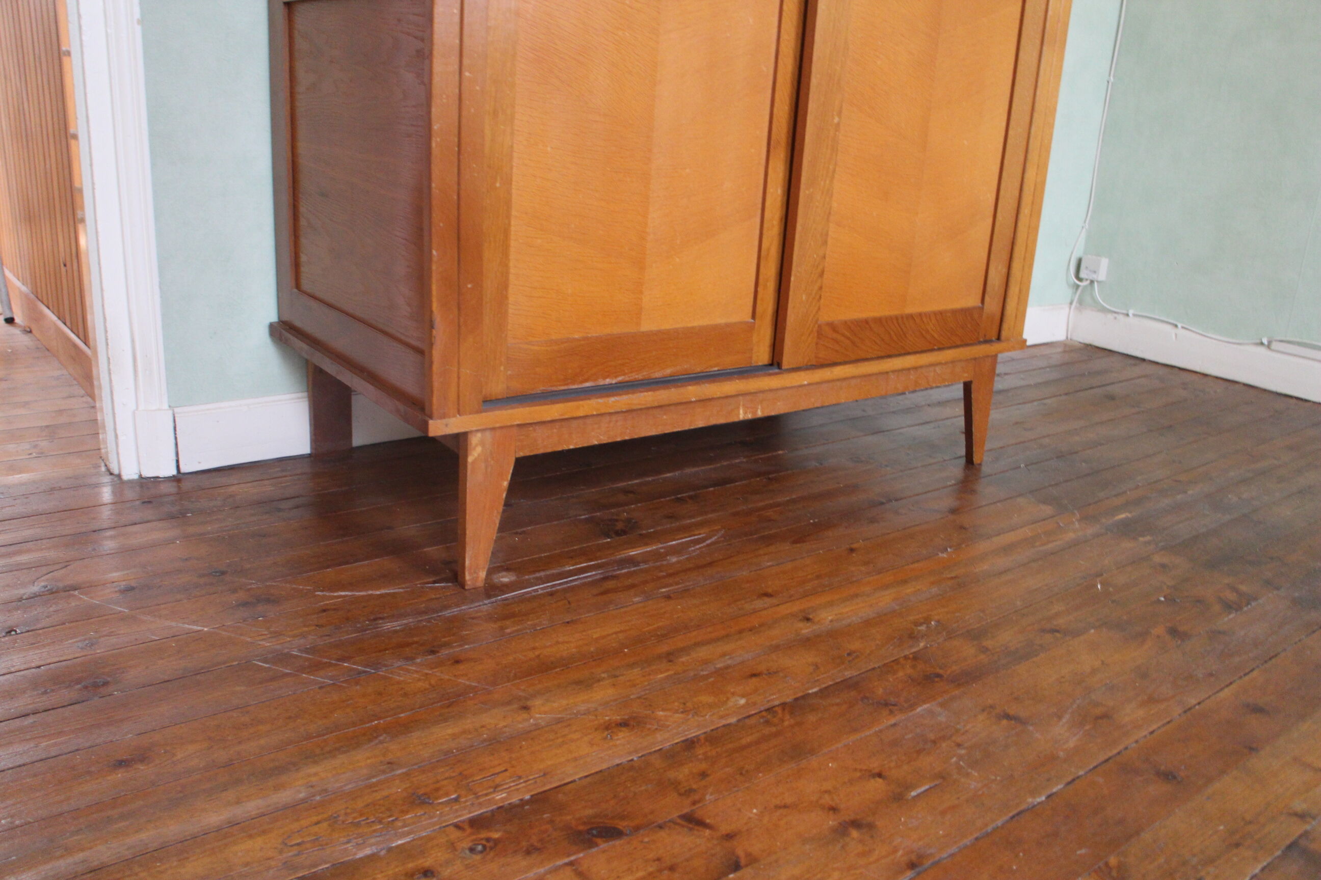 Armoire portes coulissantes