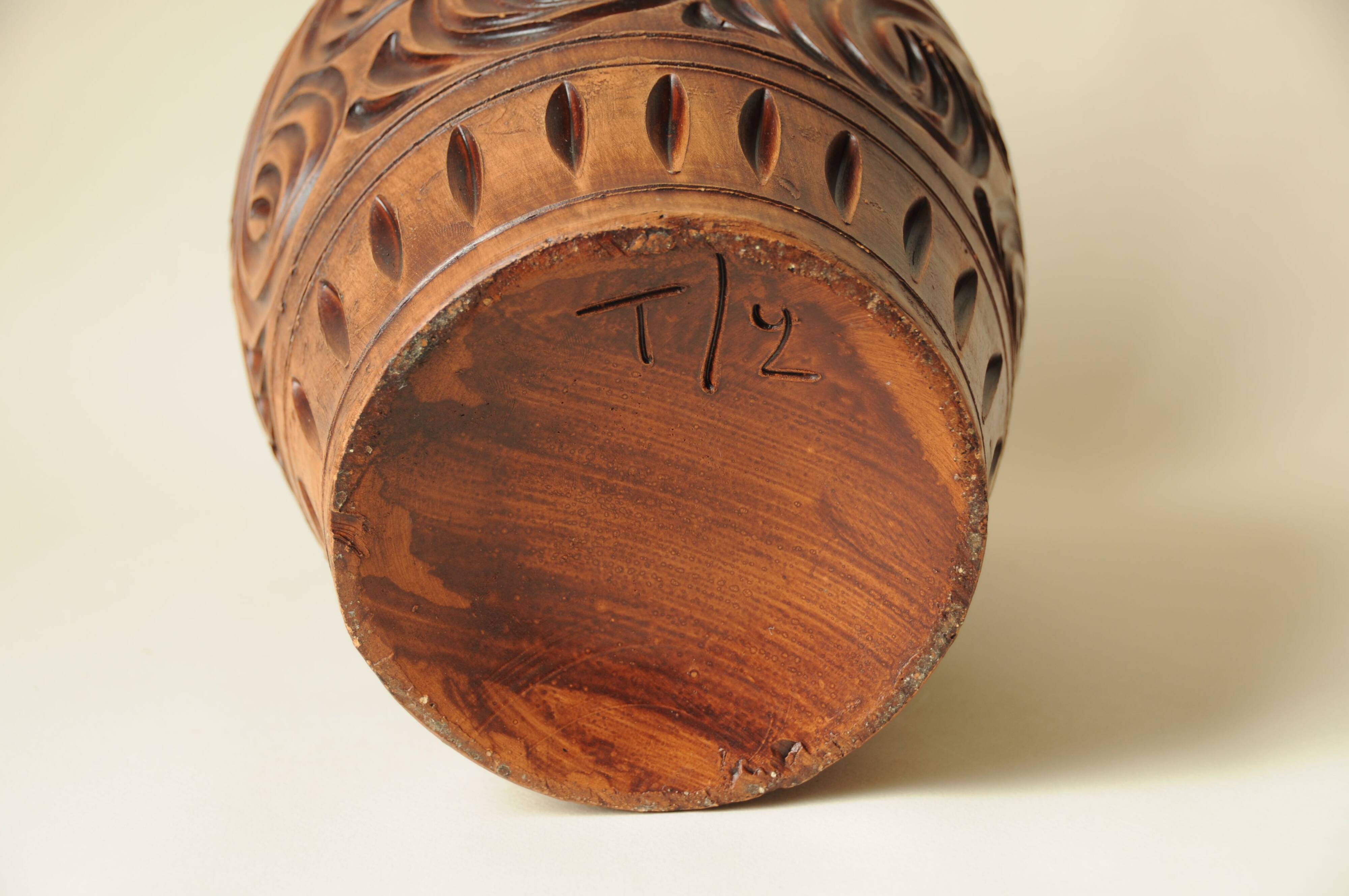 Wood effect sculpted ceramic vase