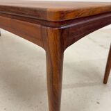 Table basse danoise longue en palissandre.