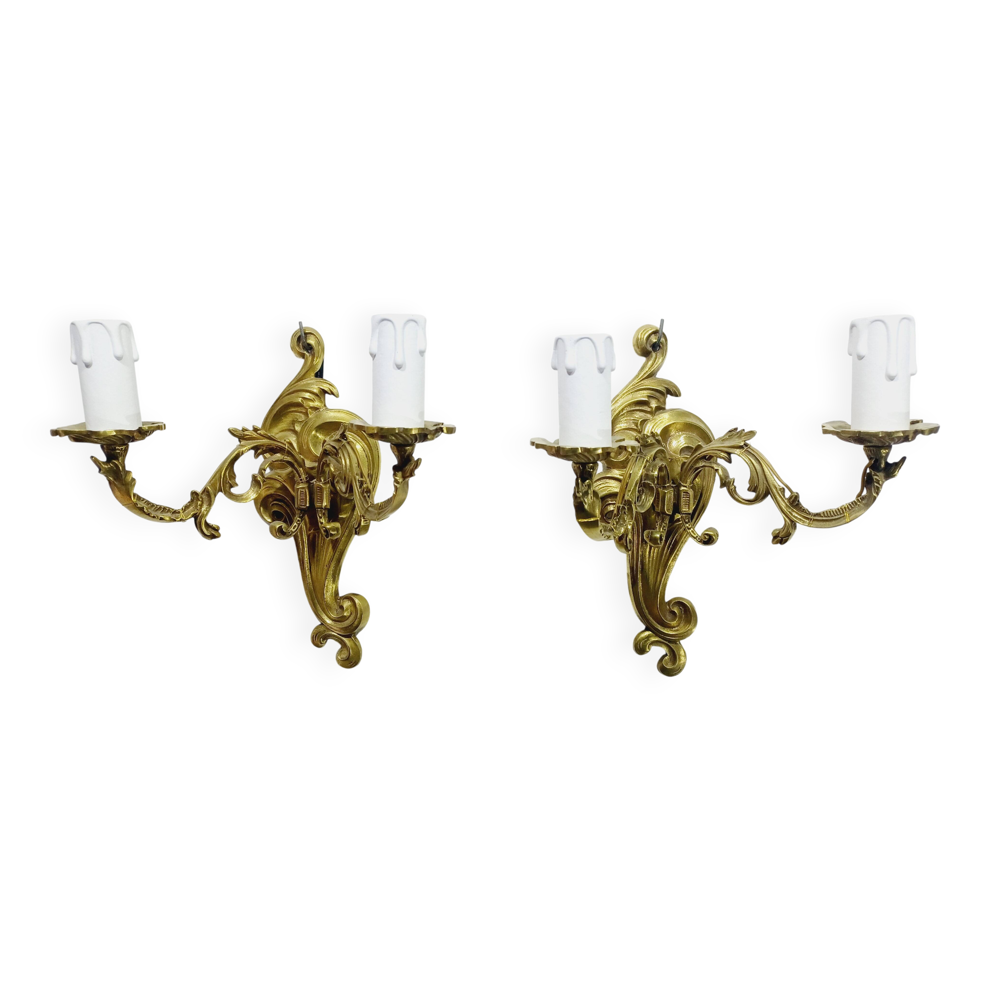 Pair of 2-light bronze wall lights, St. Louis XV