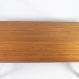 Coffee table in teak with extension plate of Danish design from the 1960s. The table is in great vin