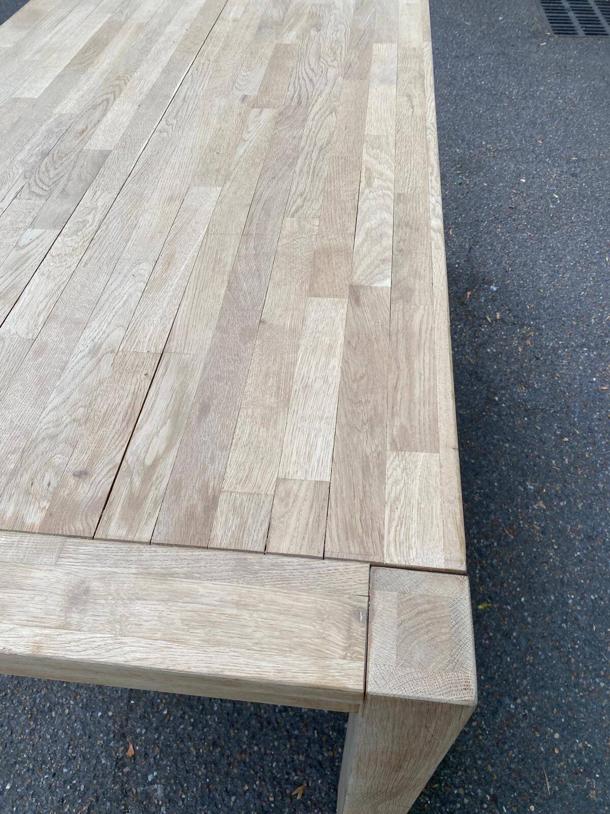 Grande table à manger scandinave extensible en chêne massif décapée 160-240