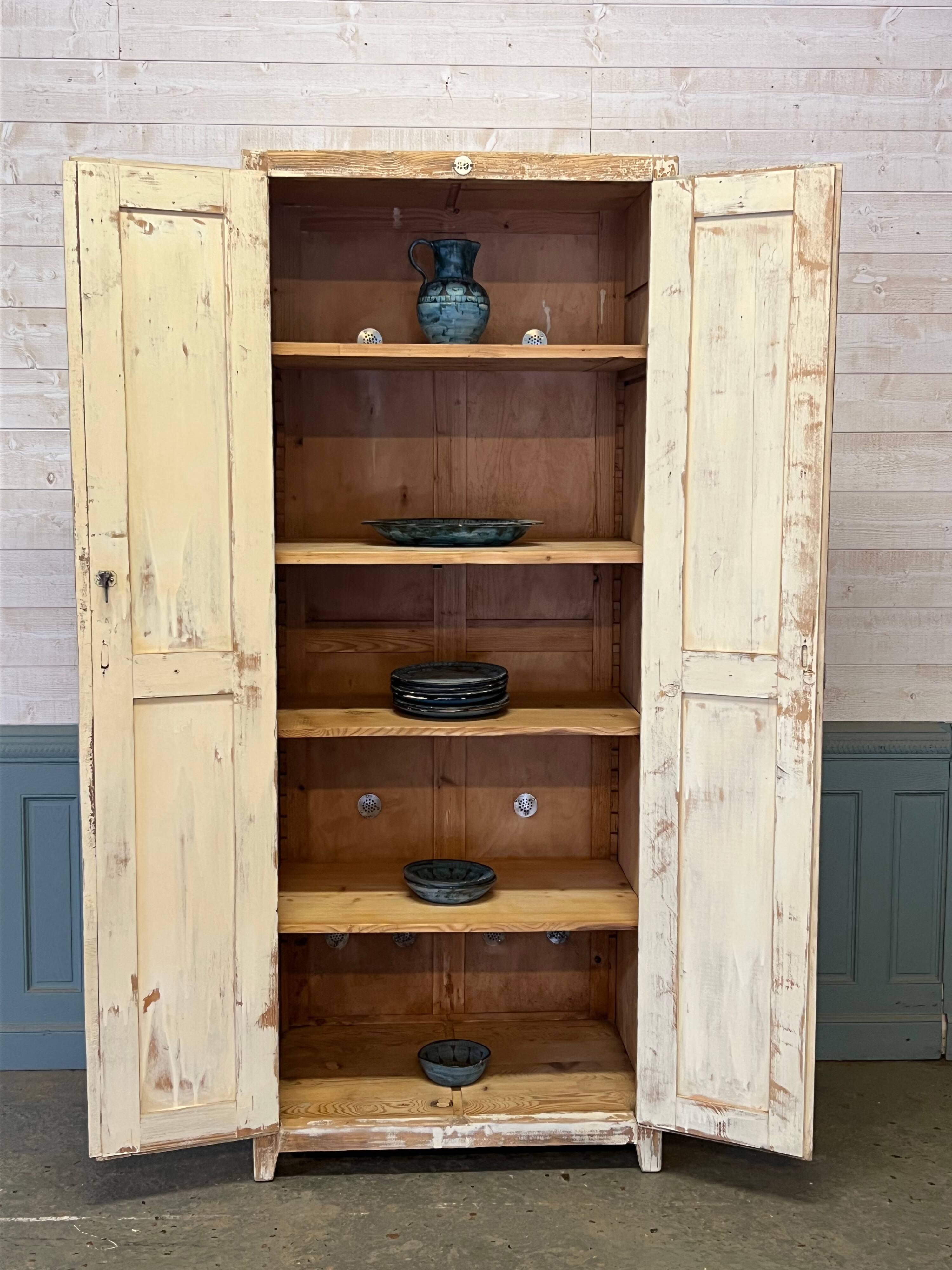 Antique patinated cloakroom
