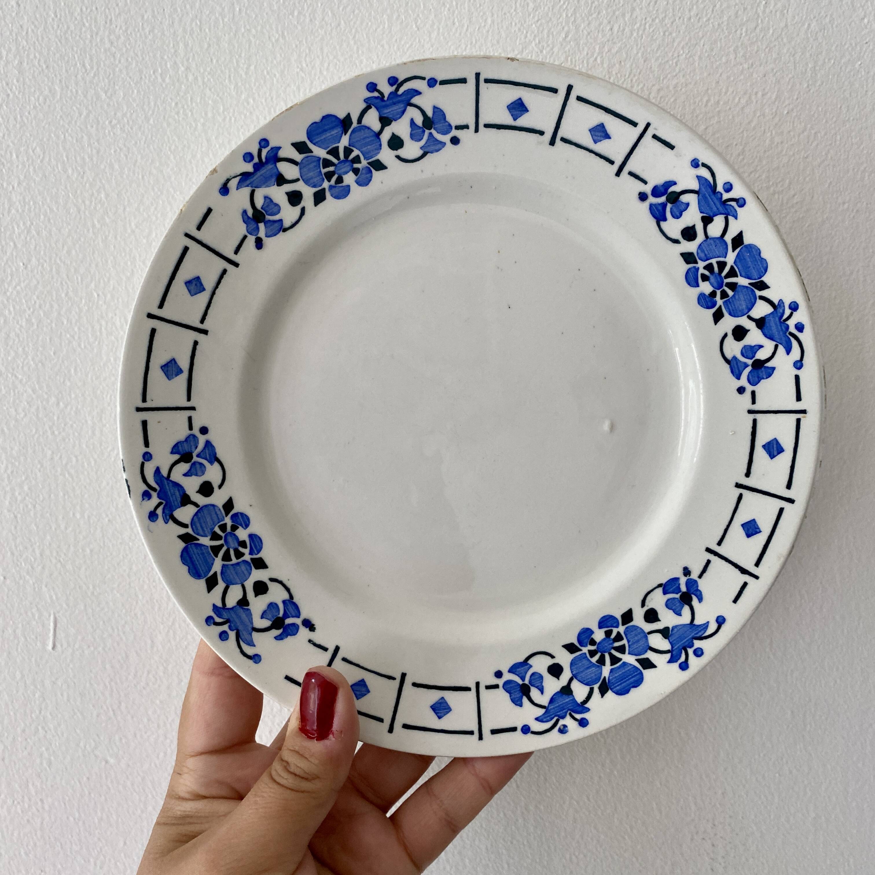 Set of 10 mismatched vintage dessert plates