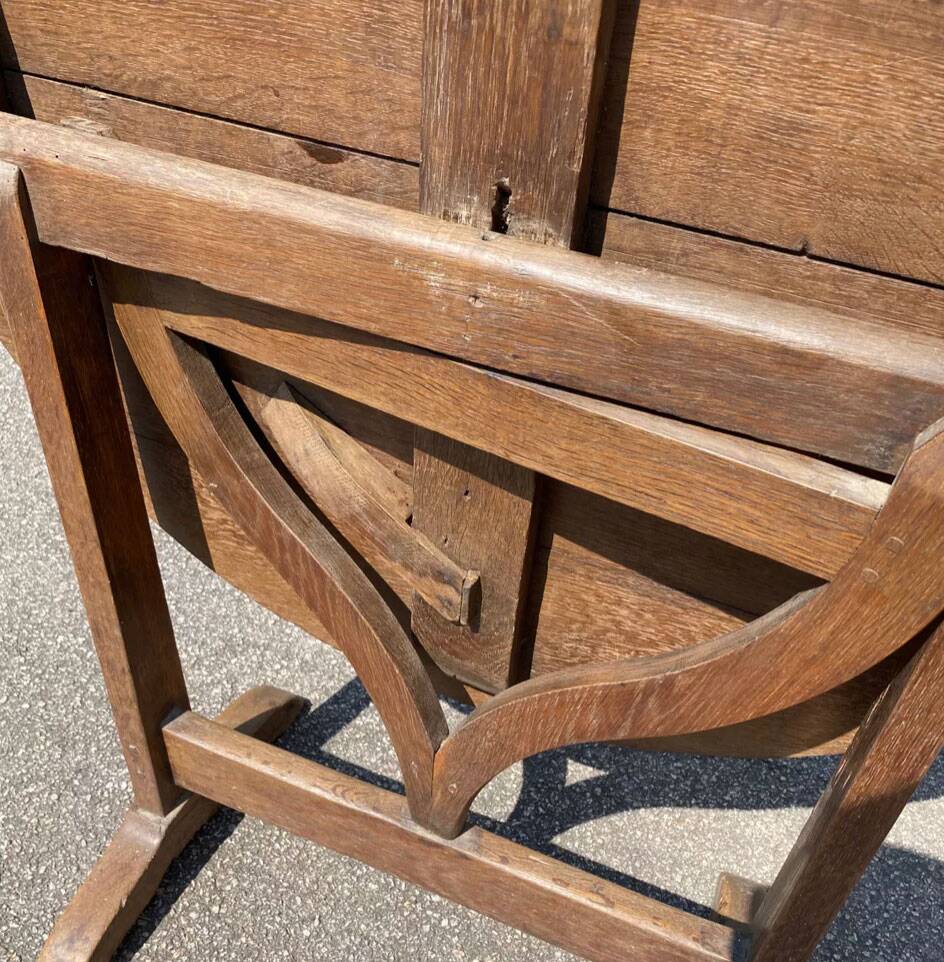 Winegrower's harvest table in oak