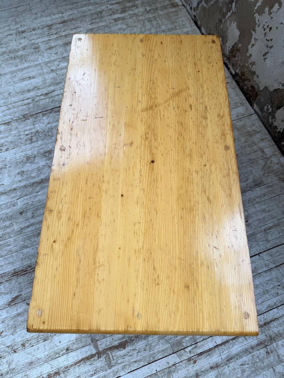 Coffee table in Perriand style, Les Arcs 1800.