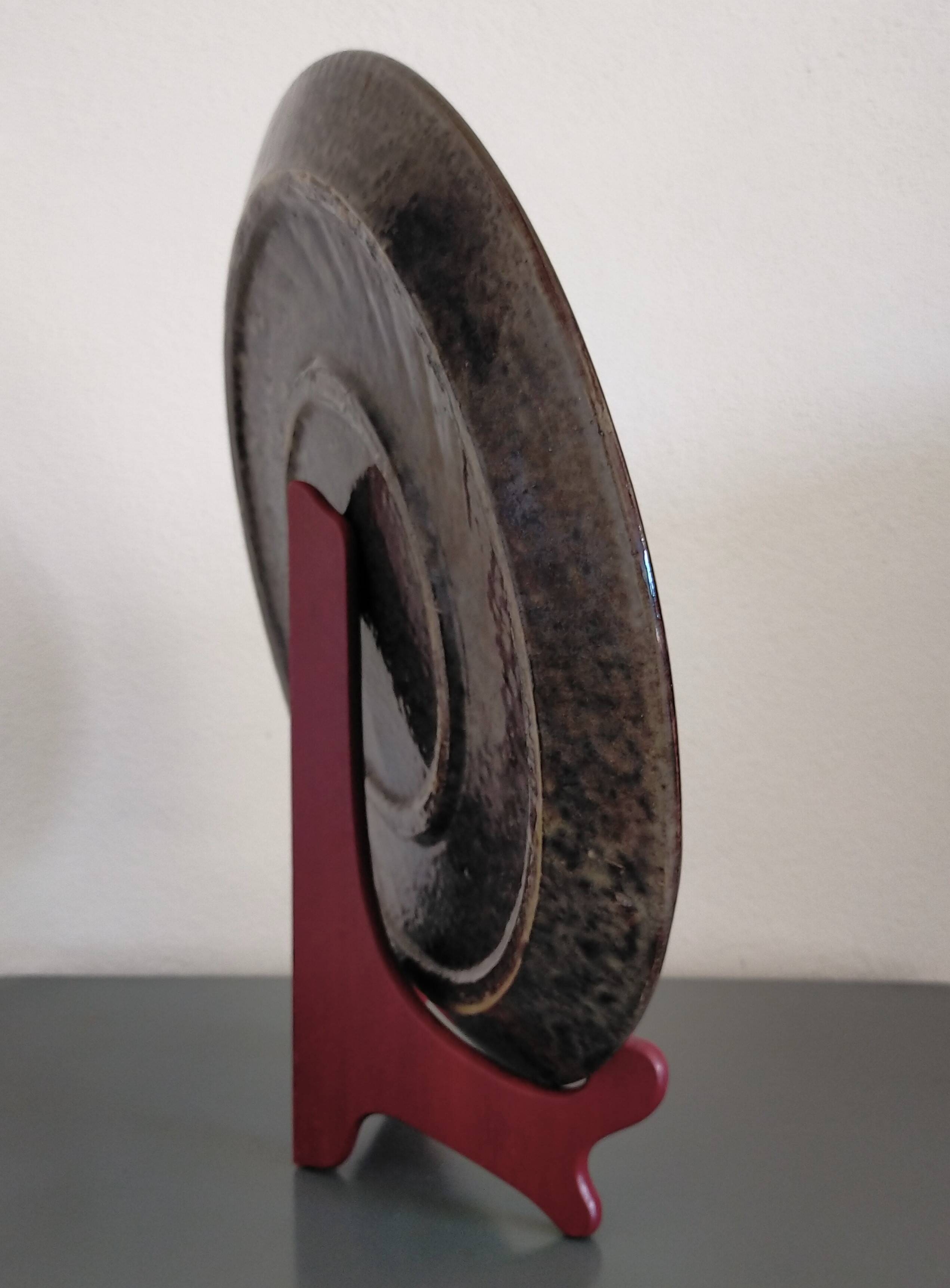 Vintage dish from Dauphiné in glazed terracotta Couple of pigeons