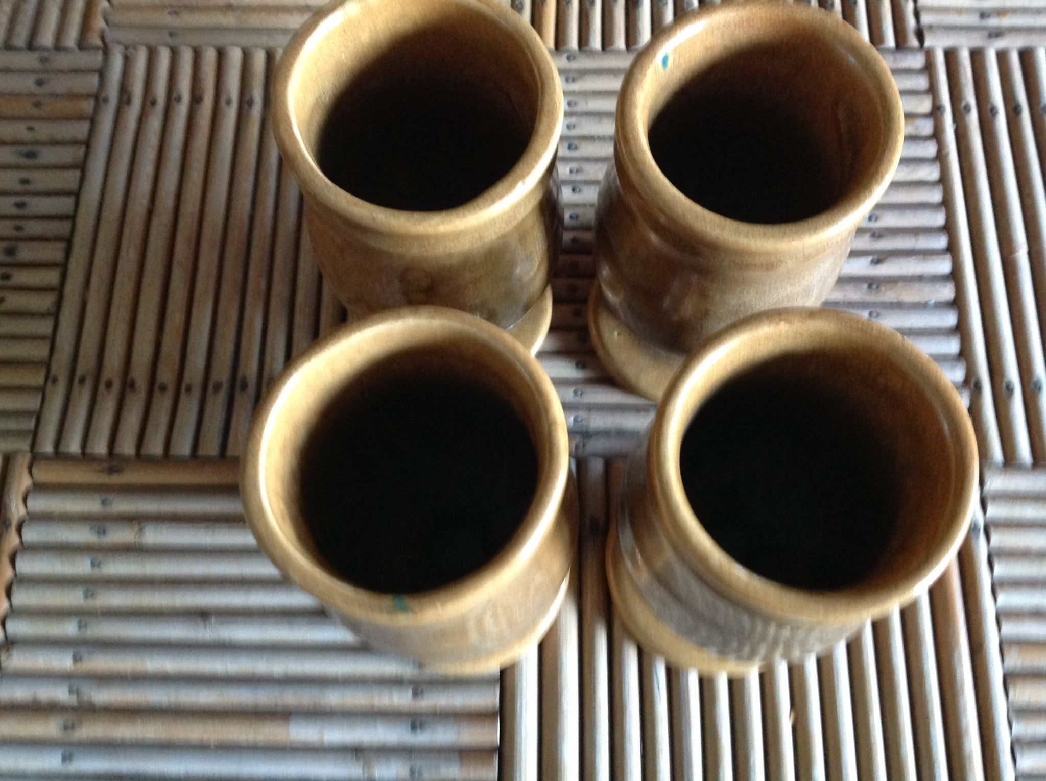 Set de 4 tasses en ceramique vernissée