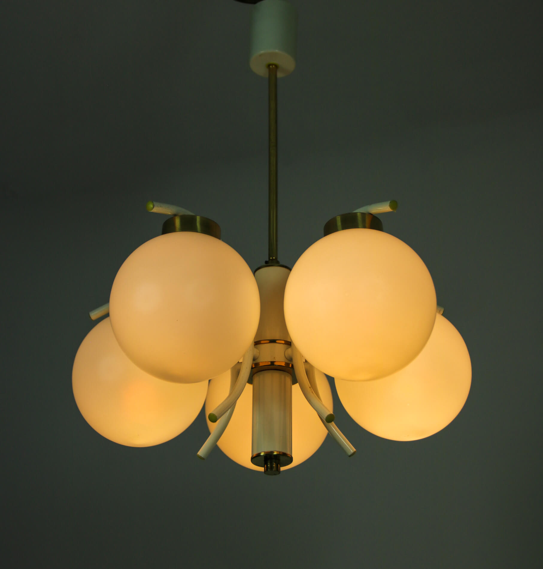 Lustre en laiton à 5 bras du milieu du siècle