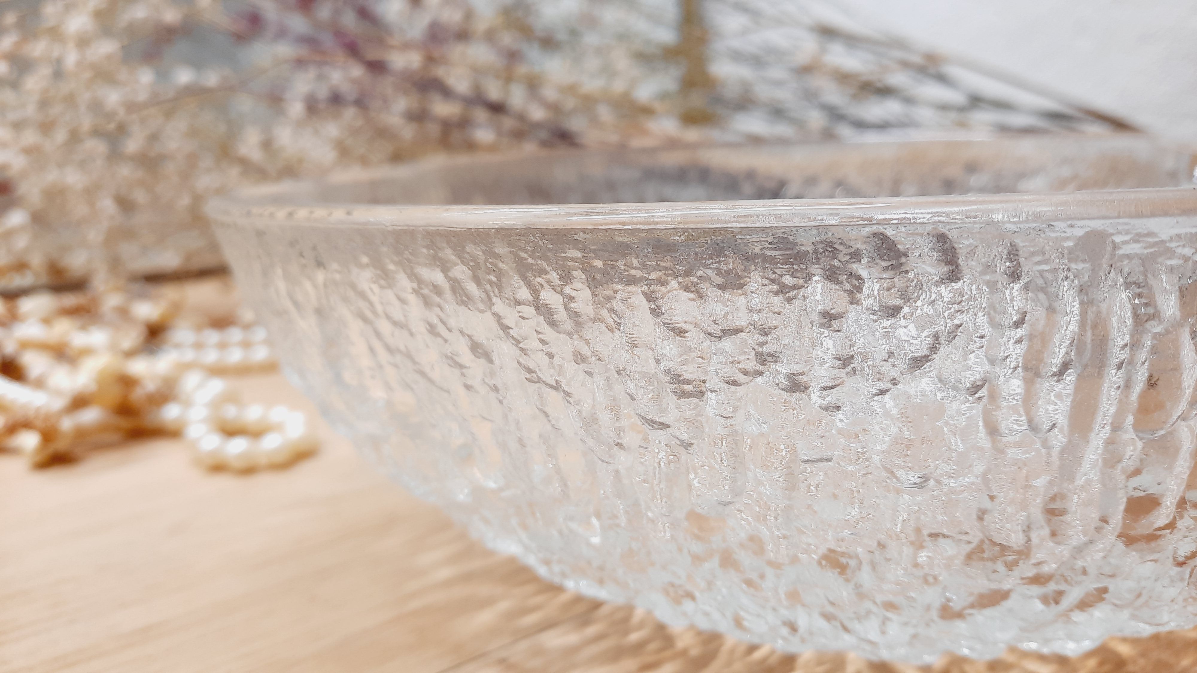 Salad bowl moulded glass apple