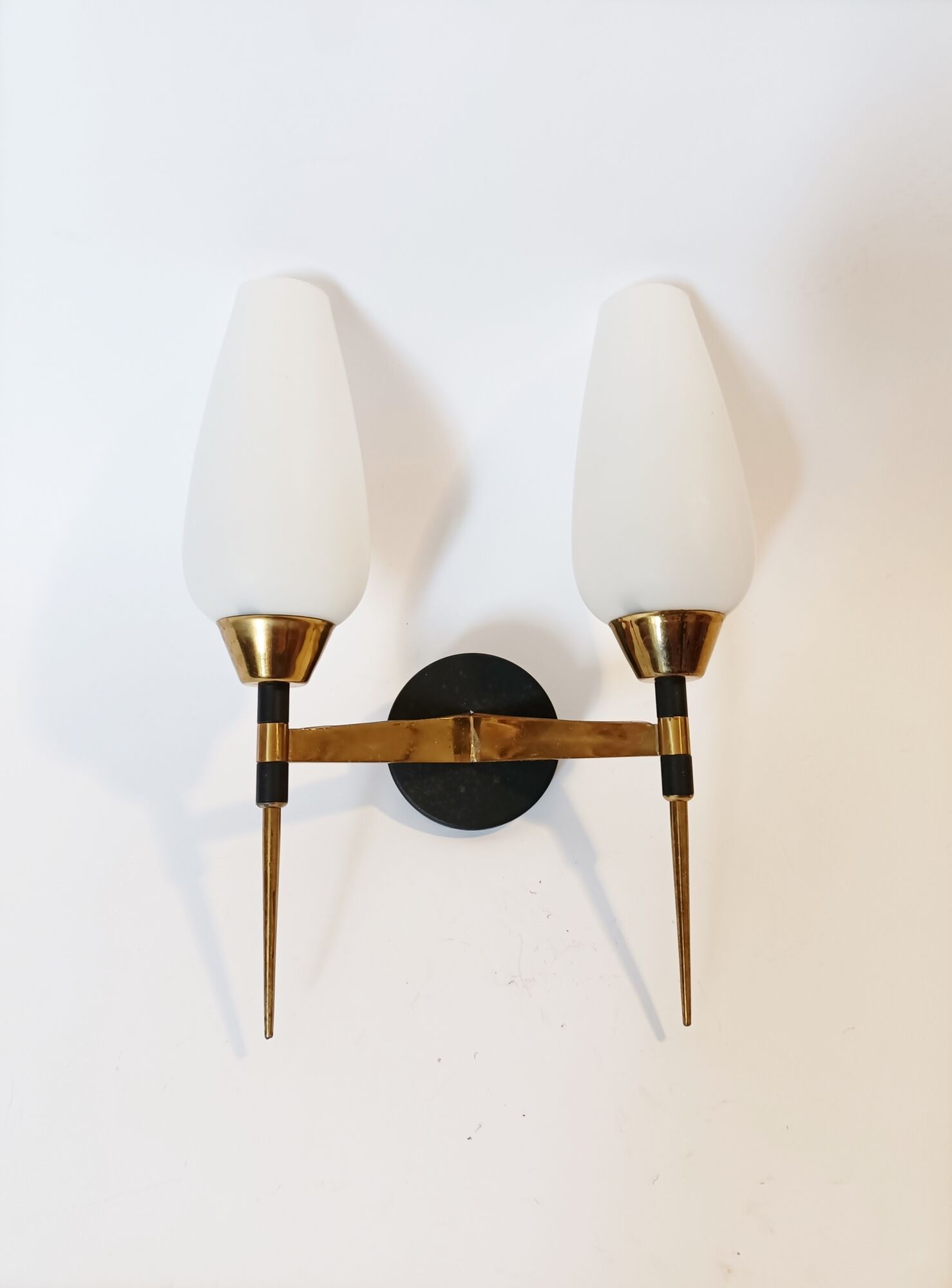M.D two-arm wall lamp in gilded brass and black metal 1960