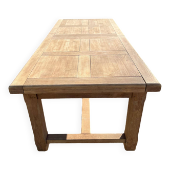 Farm table
