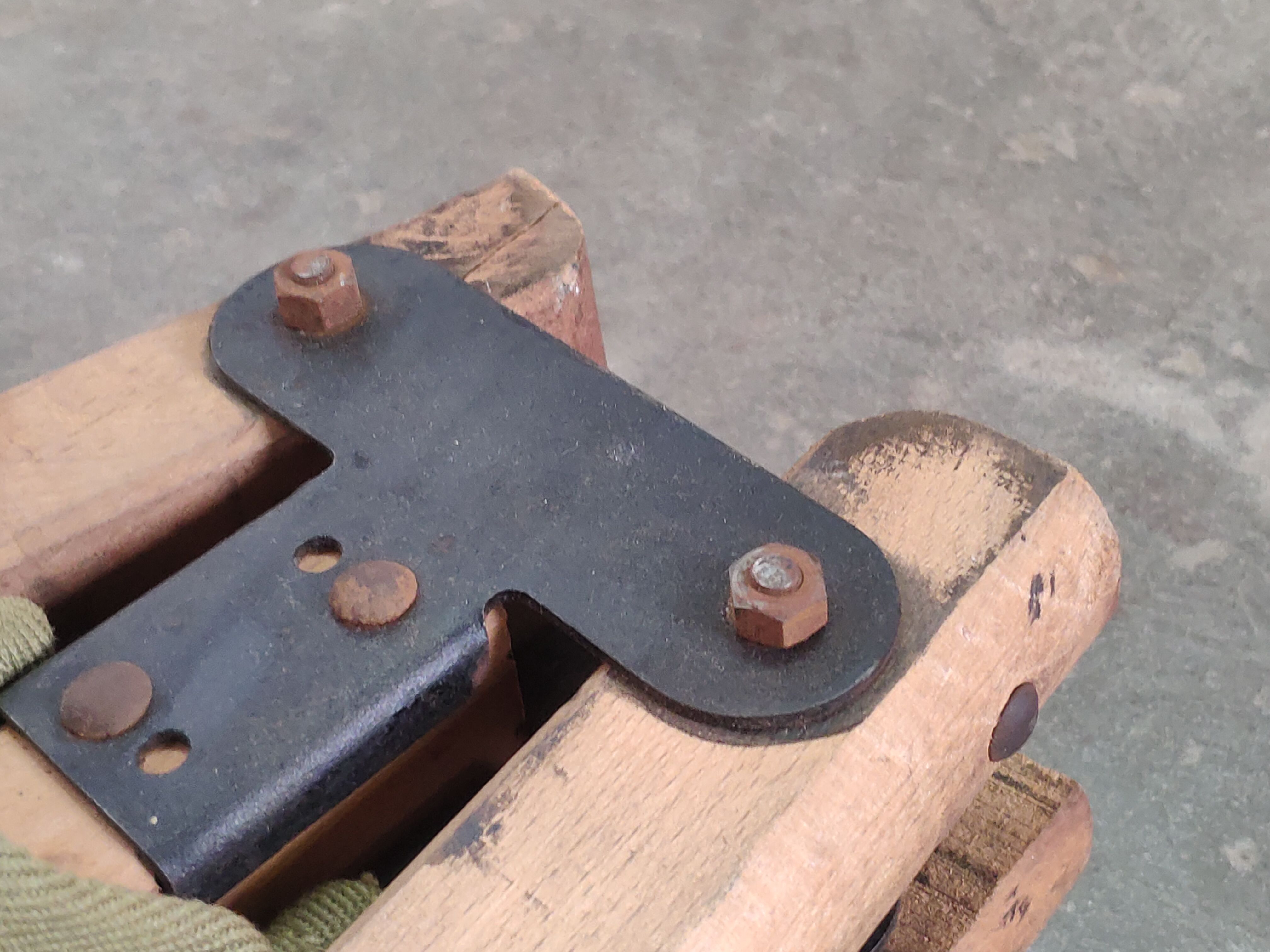 Military folding camp bed