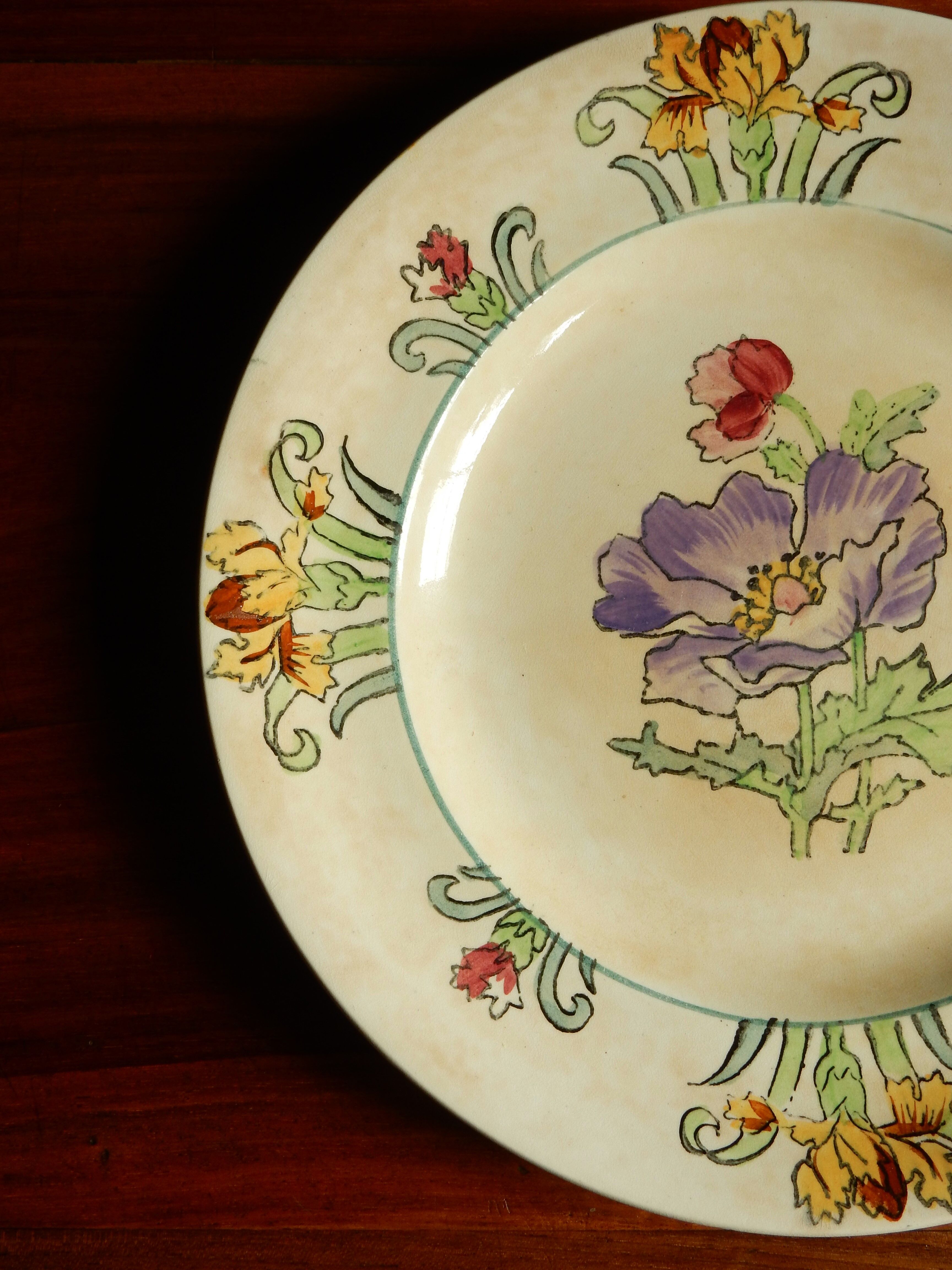Longwy assiette de collection peinte à la main