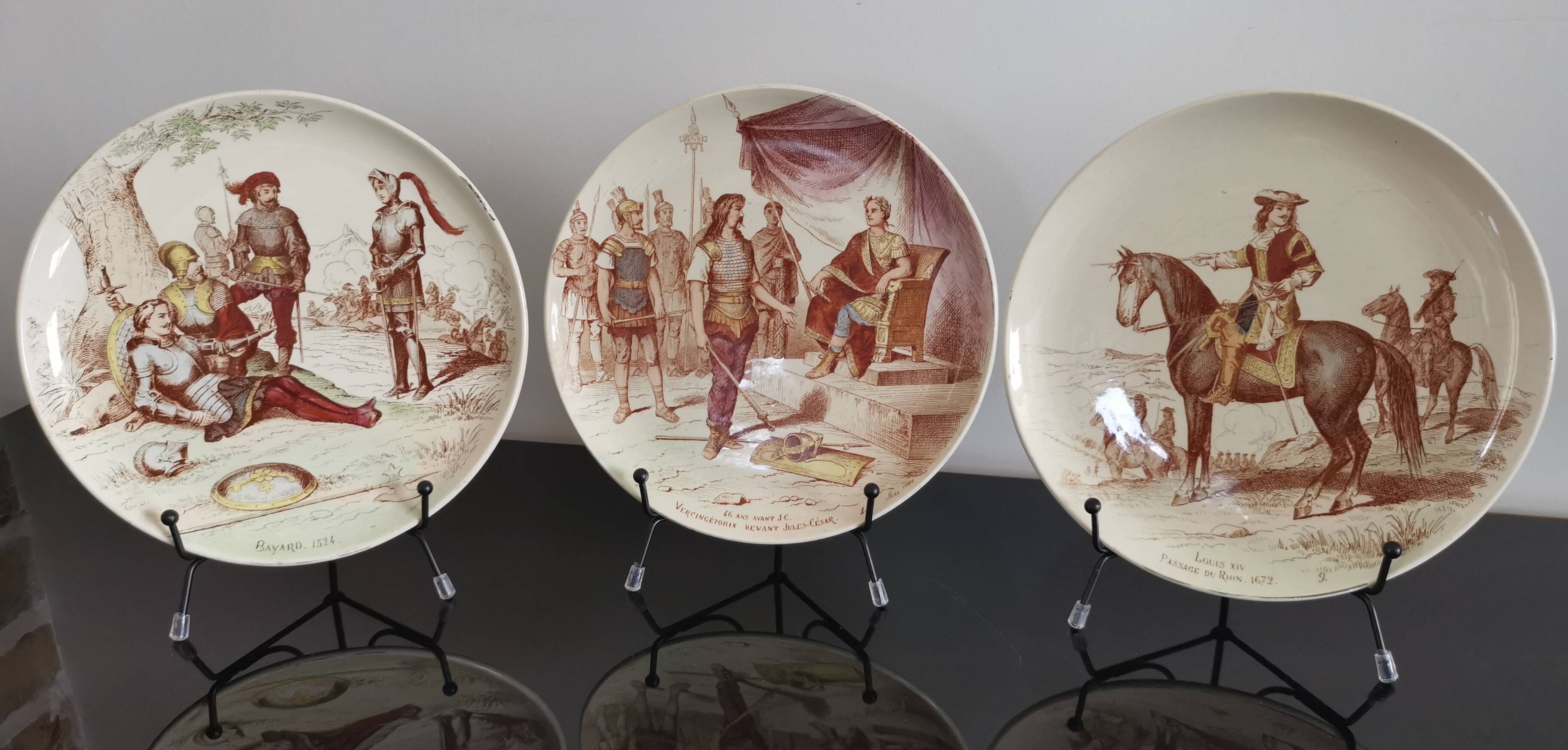 3 assiettes en faïence Creil et Montereau