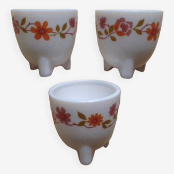 Vintage arcopal egg cup.