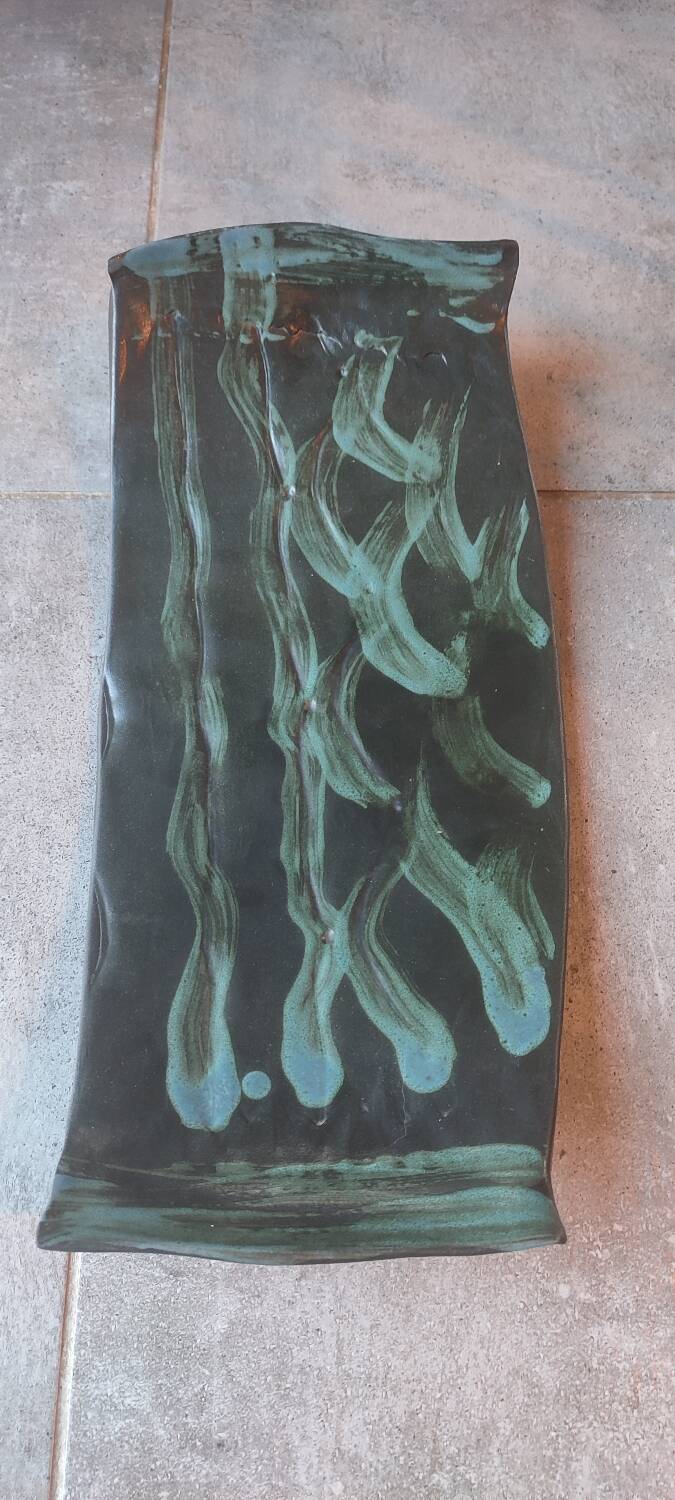 Large shallow dish (signed) in French studio stoneware from the 1960s-70s.